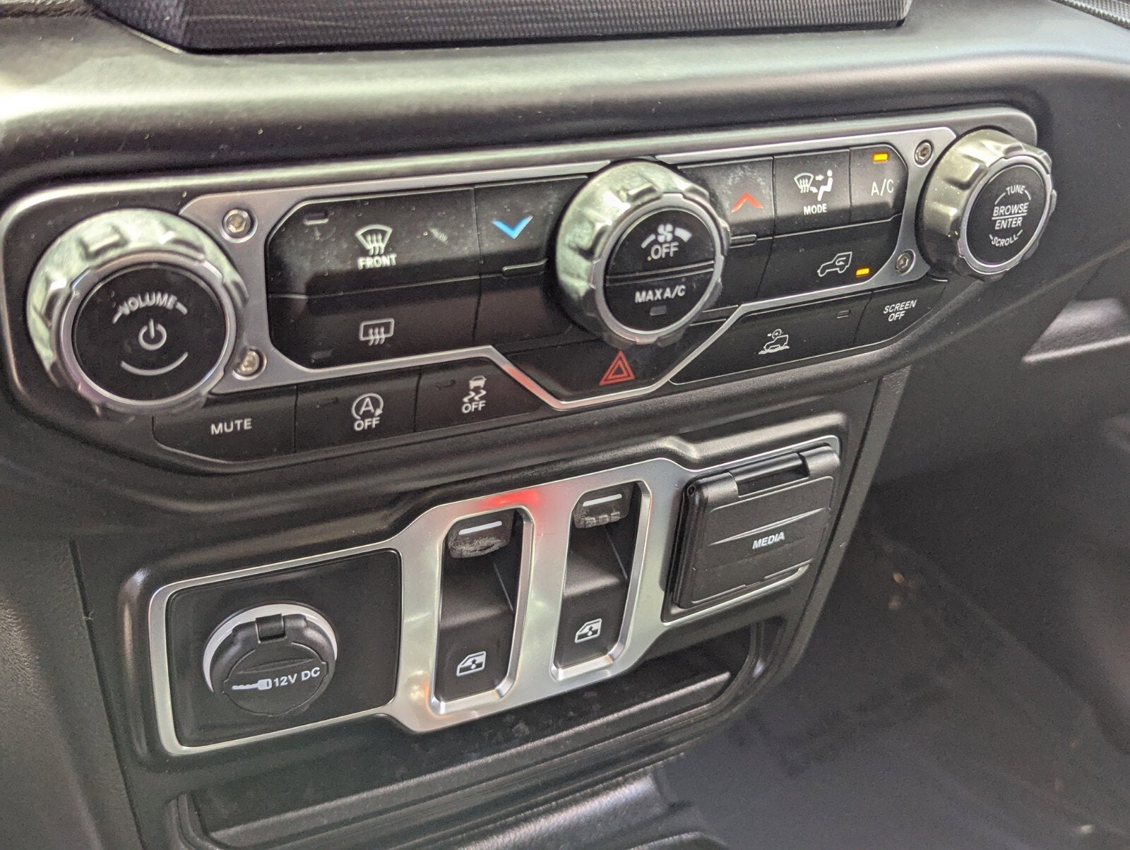 2022 Jeep Wrangler Willys