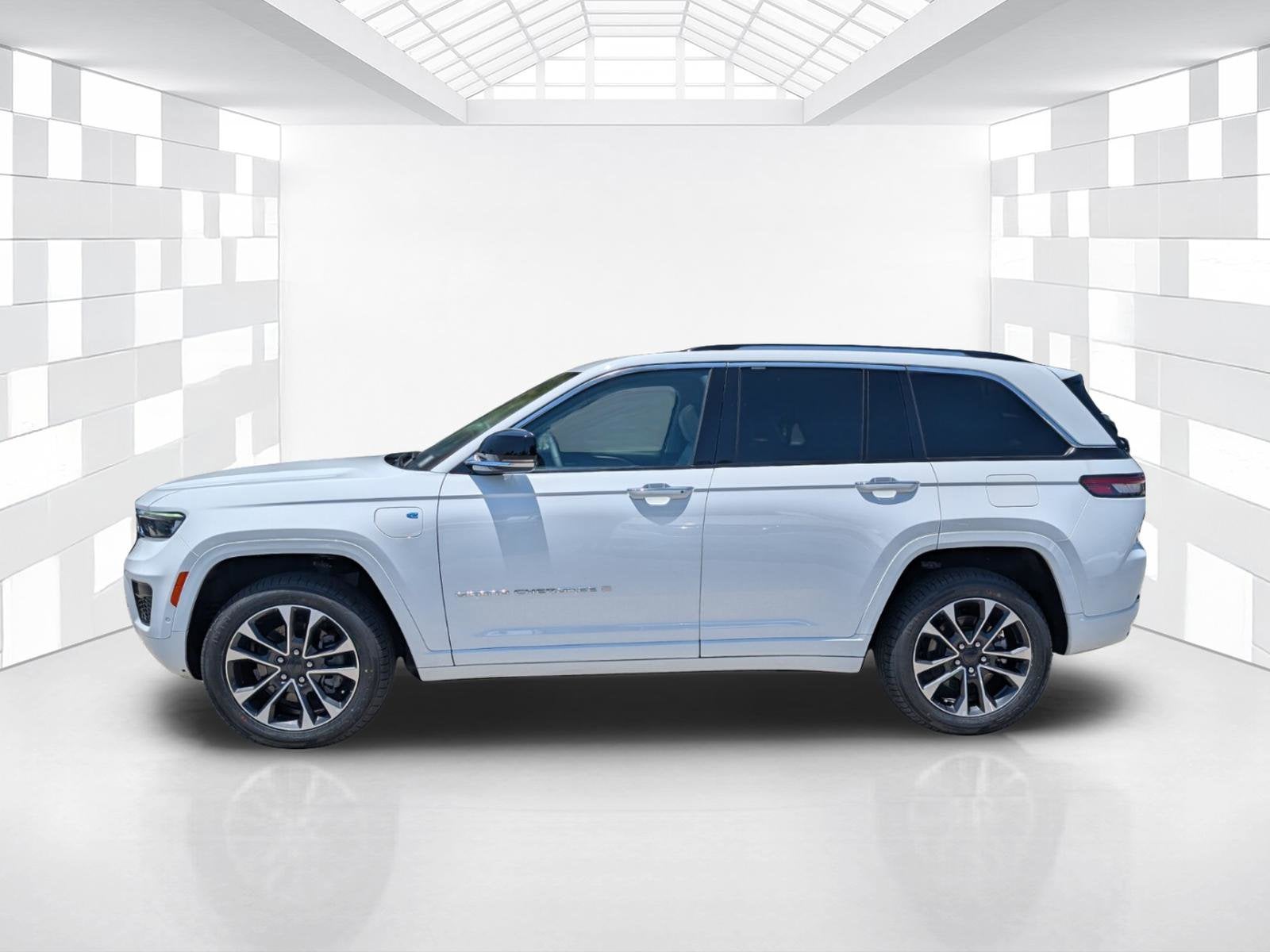 2022 Jeep Grand Cherokee 4xe Overland
