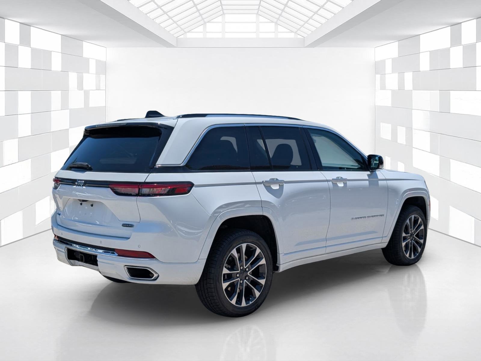 2022 Jeep Grand Cherokee 4xe Overland