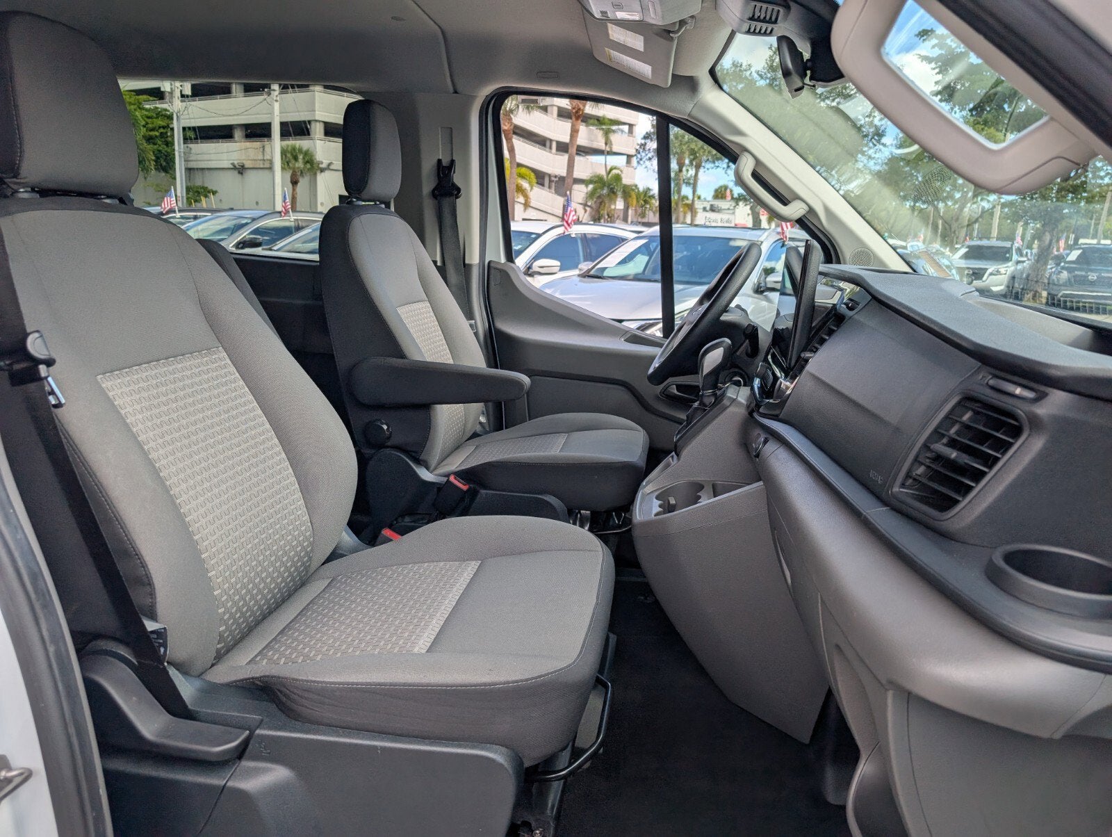 2023 Ford Transit Passenger Wagon XLT