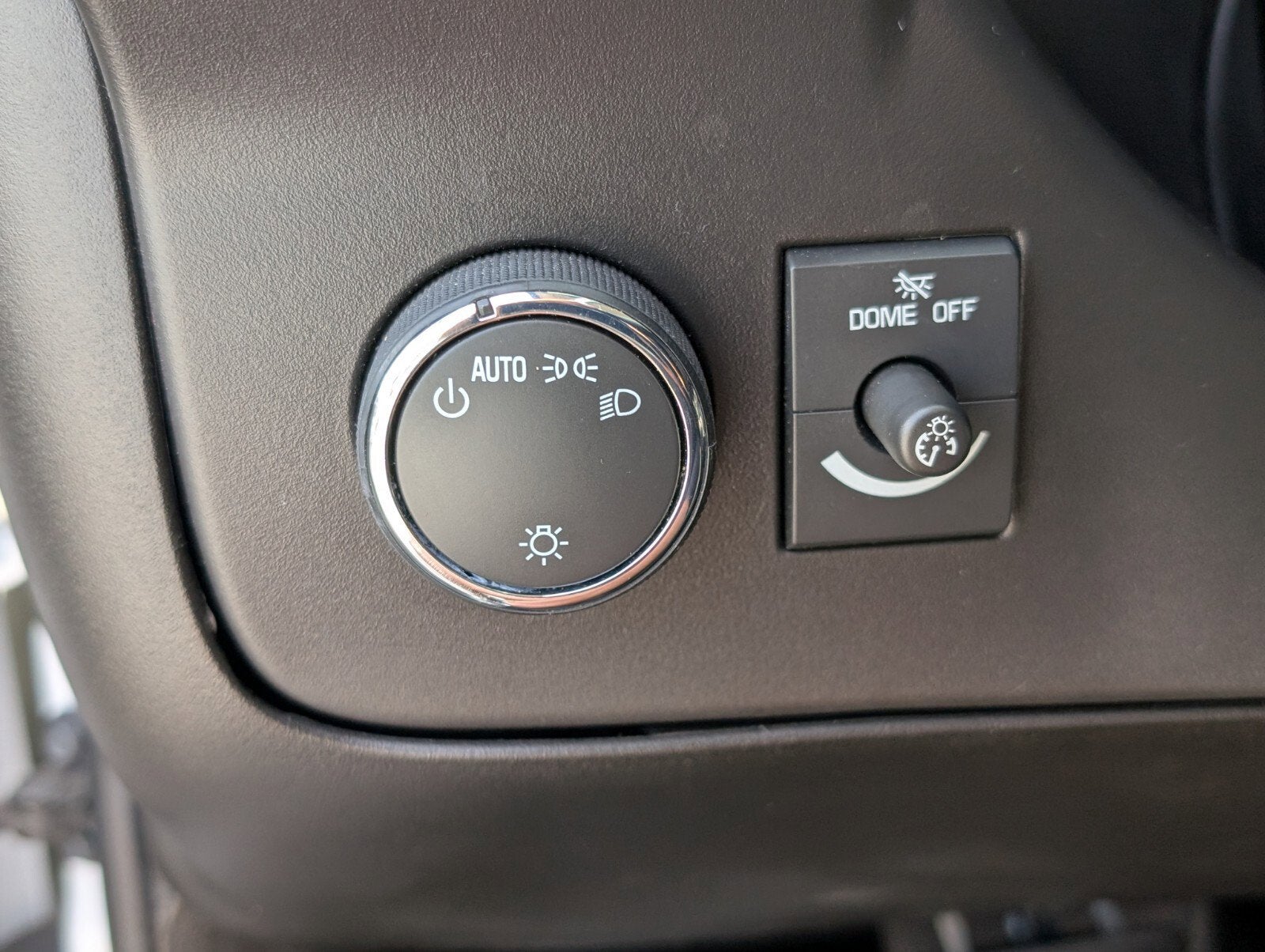 2023 Chevrolet Express Passenger LS