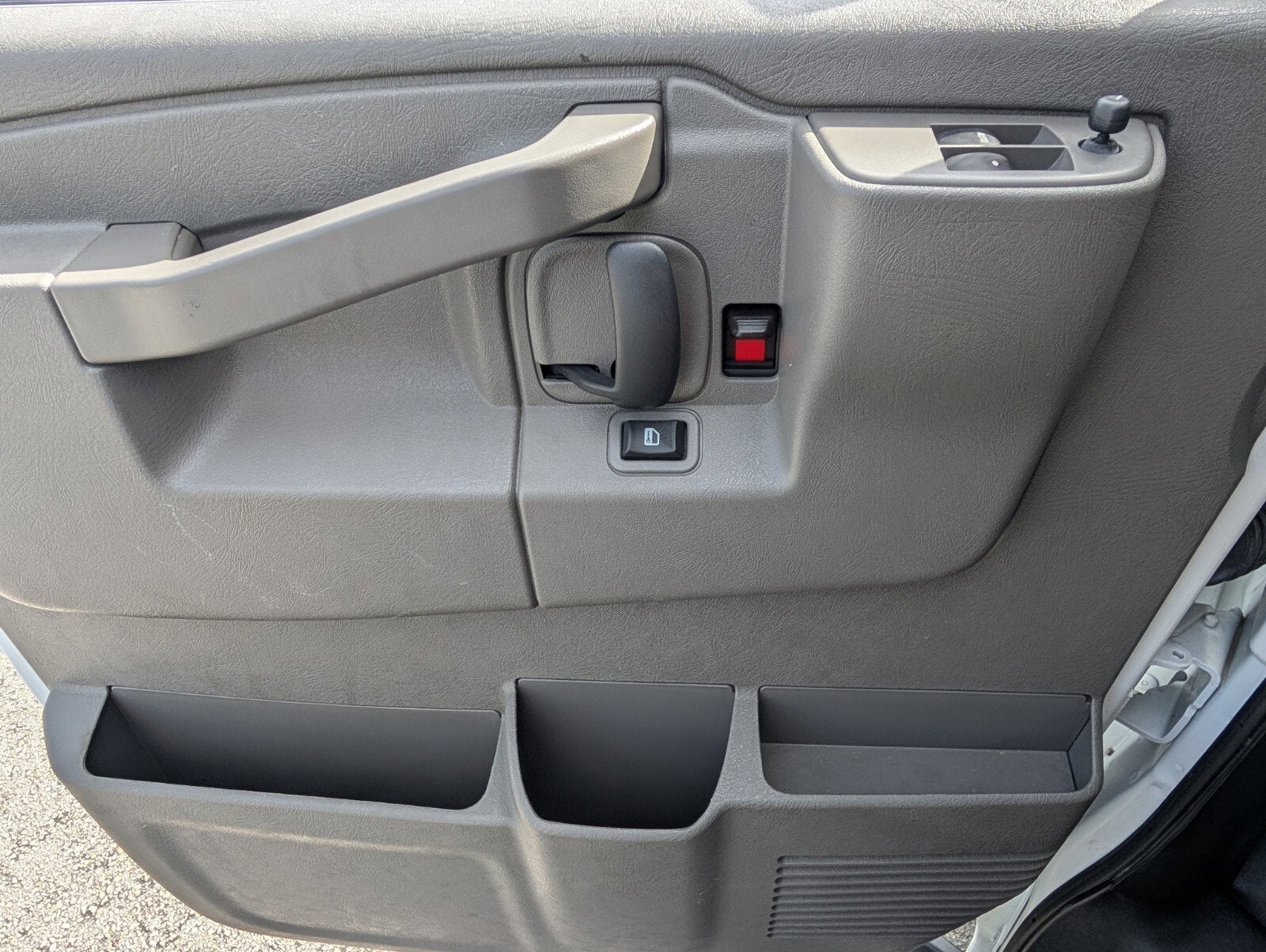 2023 Chevrolet Express Passenger LS