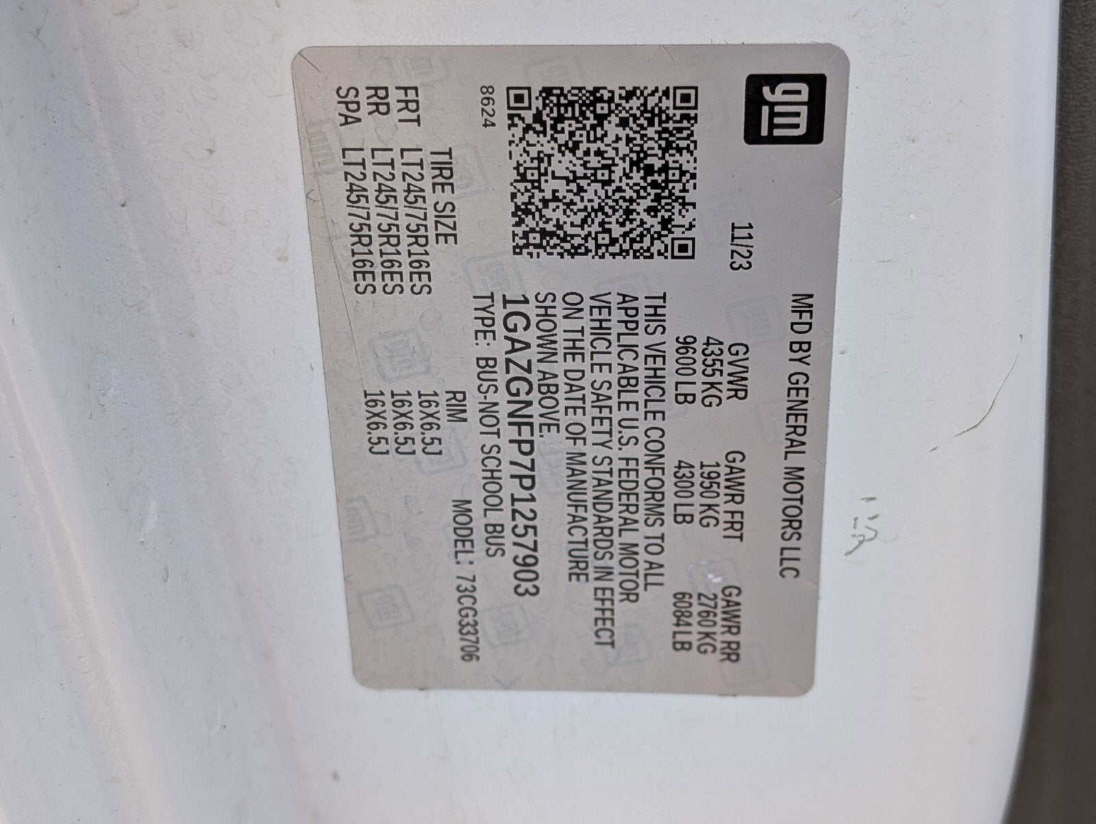 2023 Chevrolet Express Passenger LS