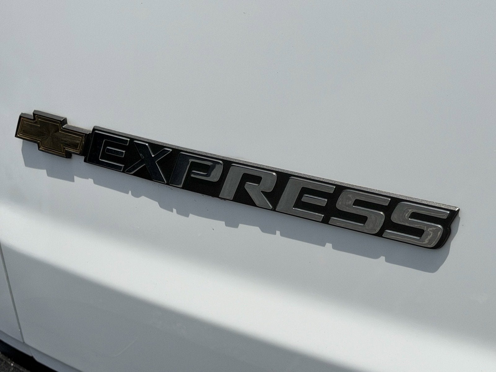 2025 Chevrolet Express Passenger LT