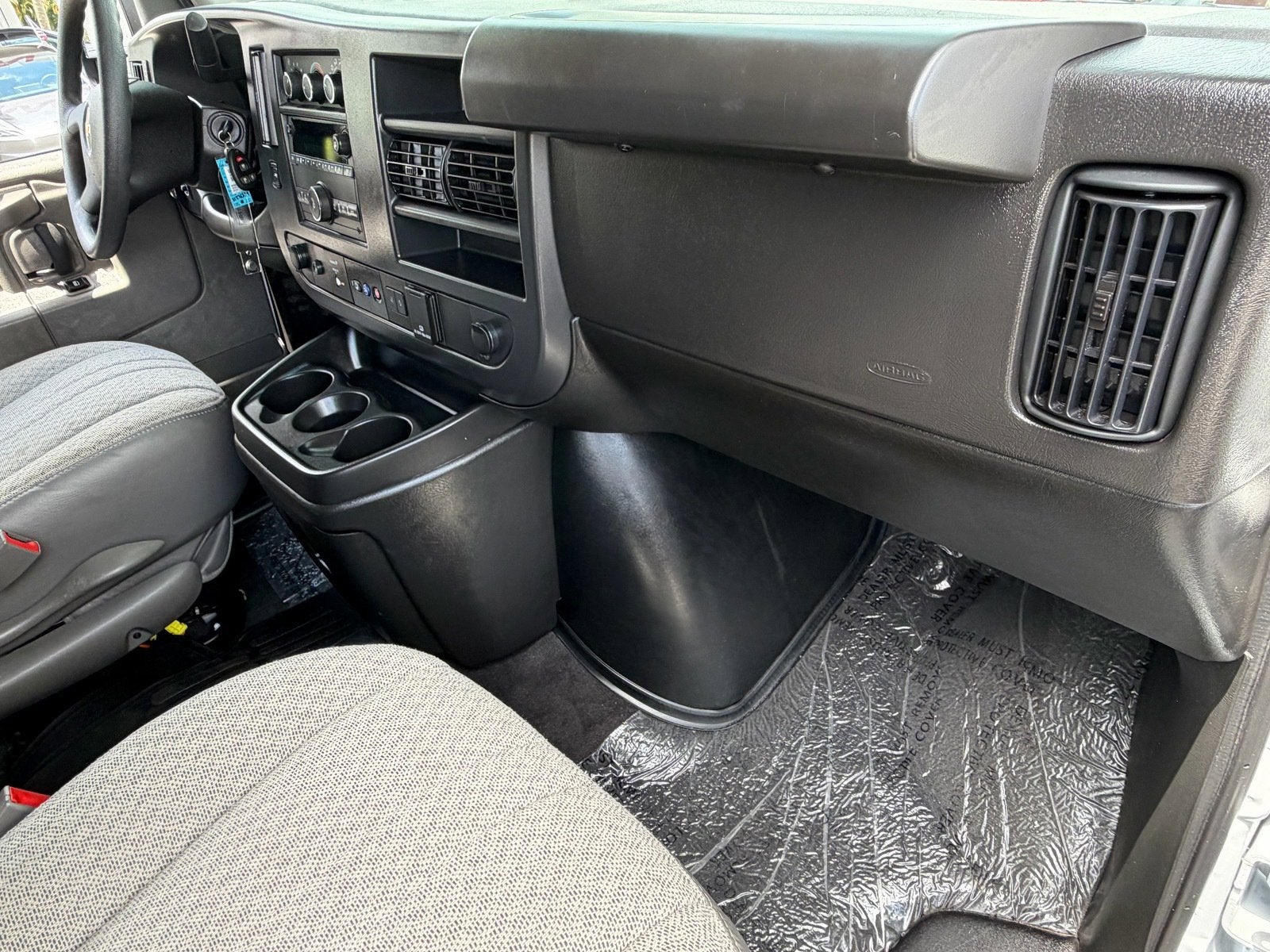 2025 Chevrolet Express Passenger LT