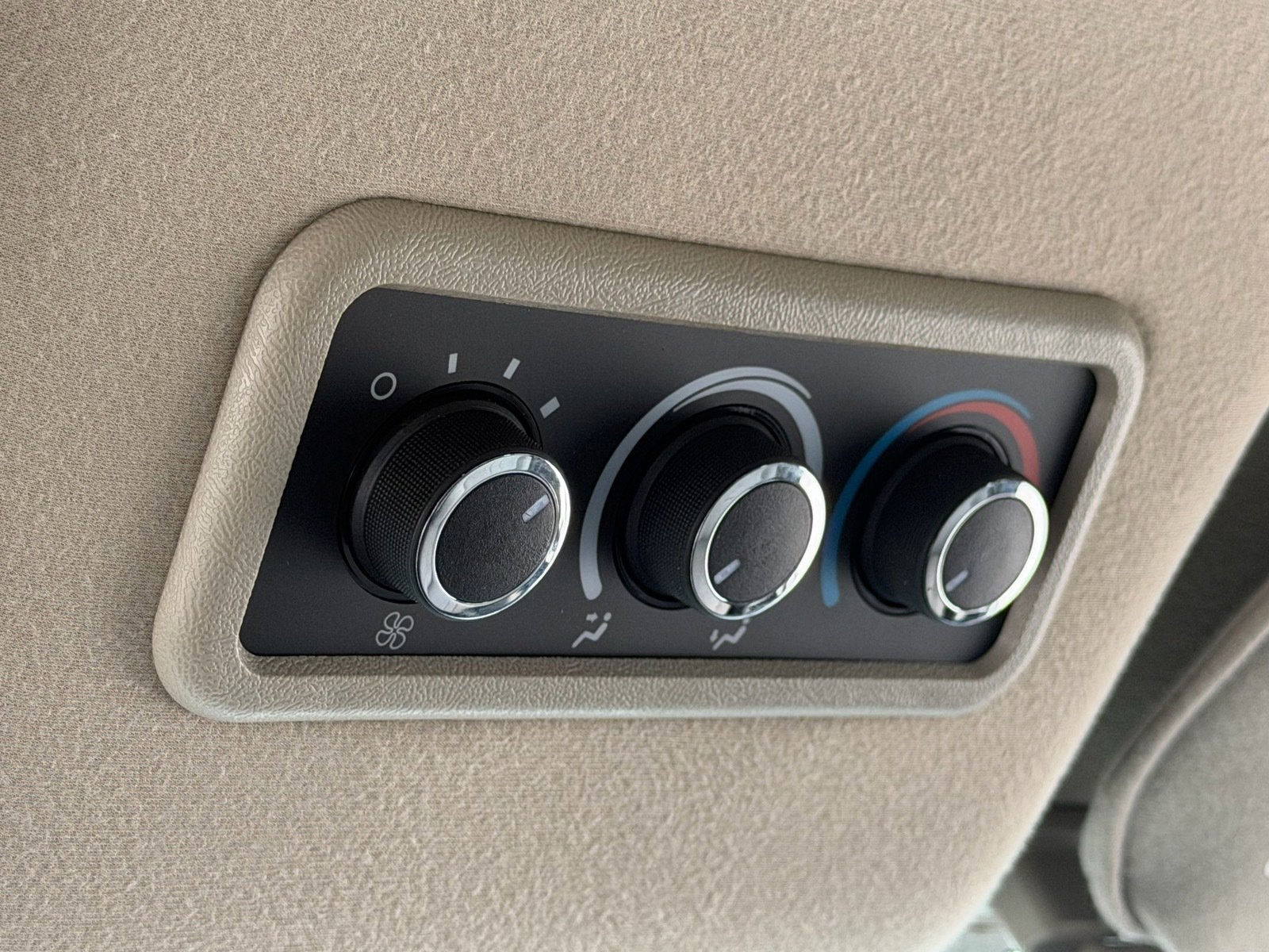 2025 Chevrolet Express Passenger LT