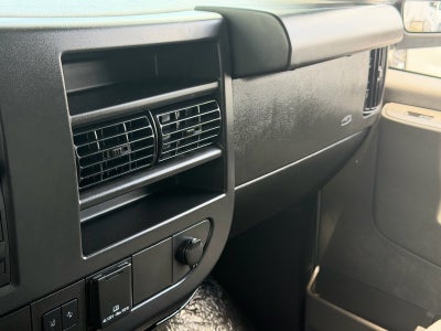 2025 Chevrolet Express Passenger LT