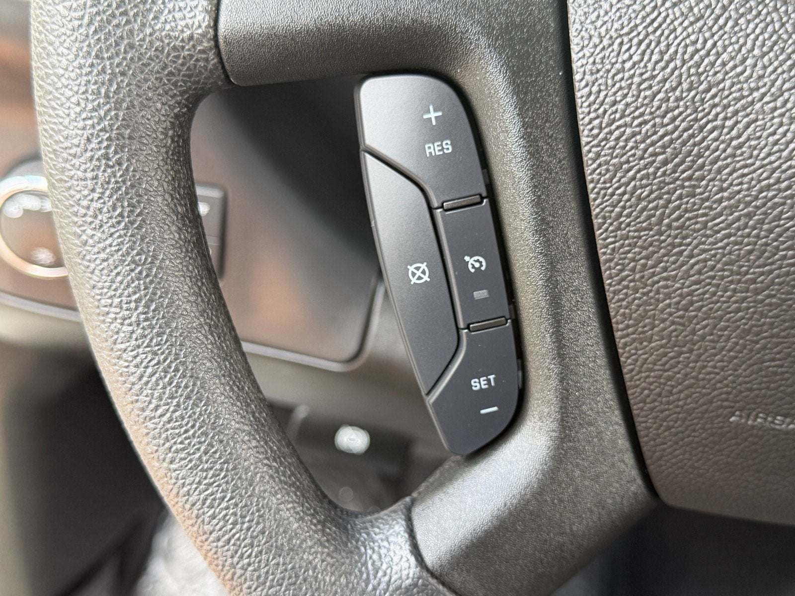 2025 Chevrolet Express Passenger LT