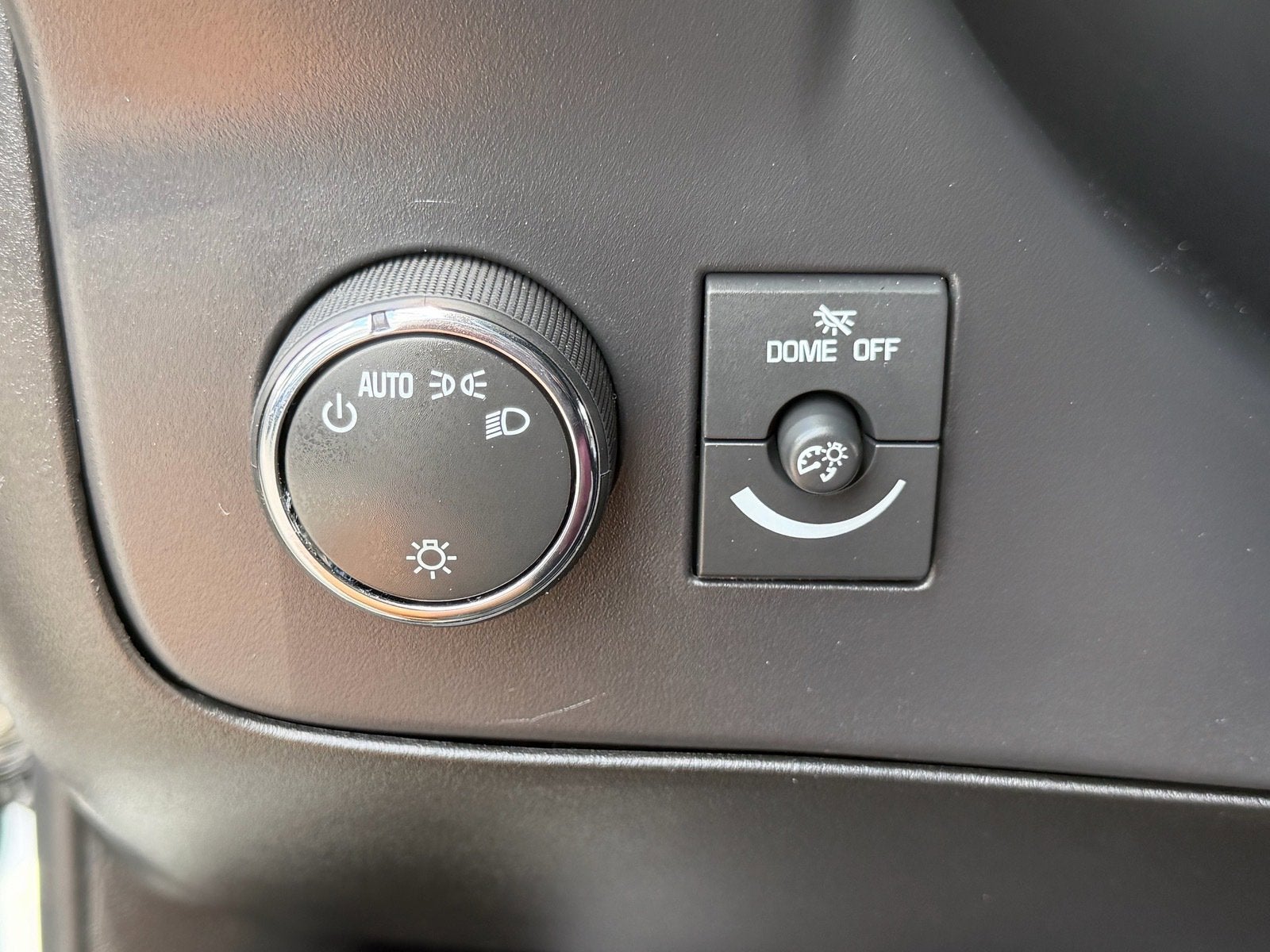 2025 Chevrolet Express Passenger LT