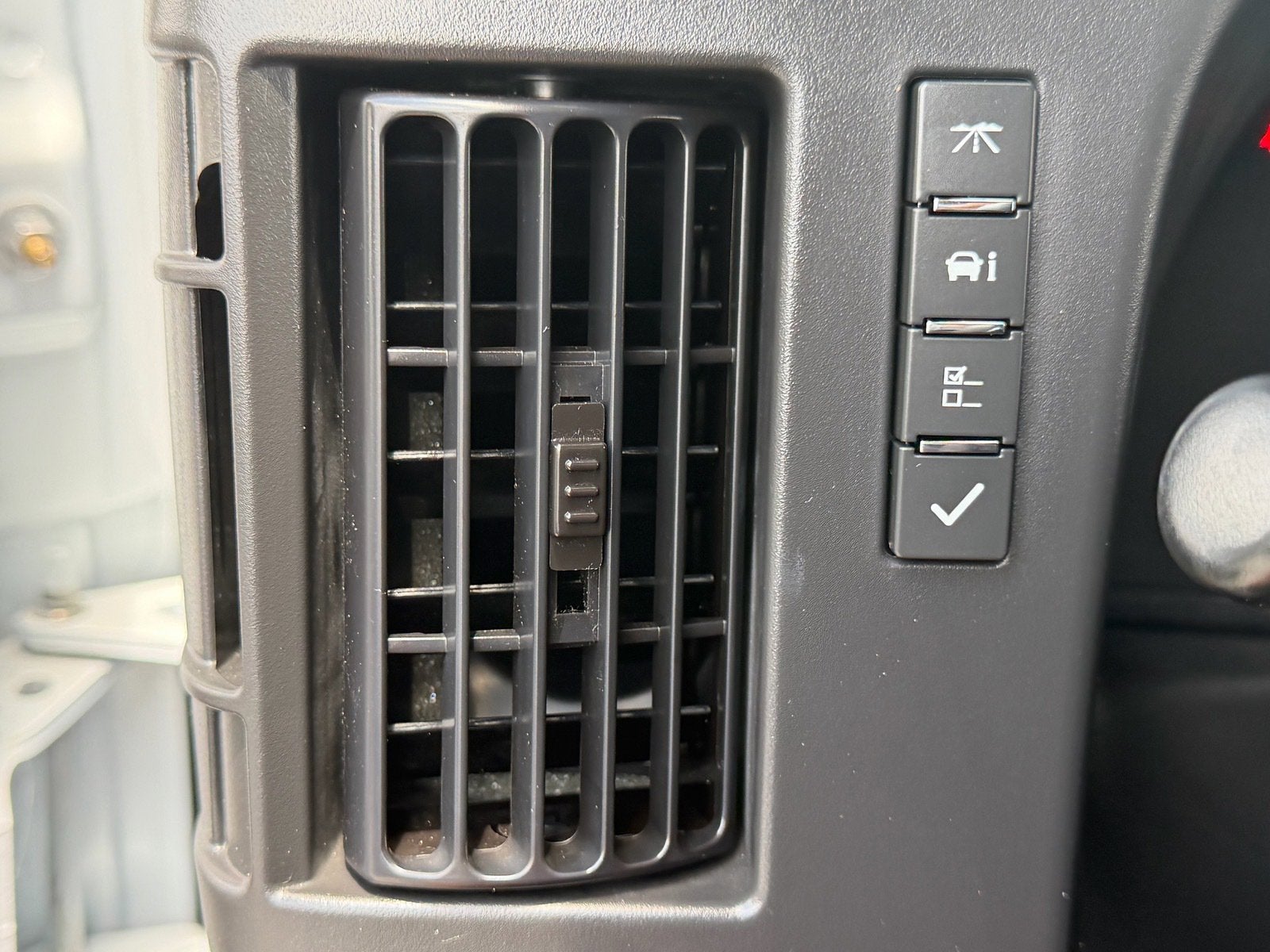2025 Chevrolet Express Passenger LT