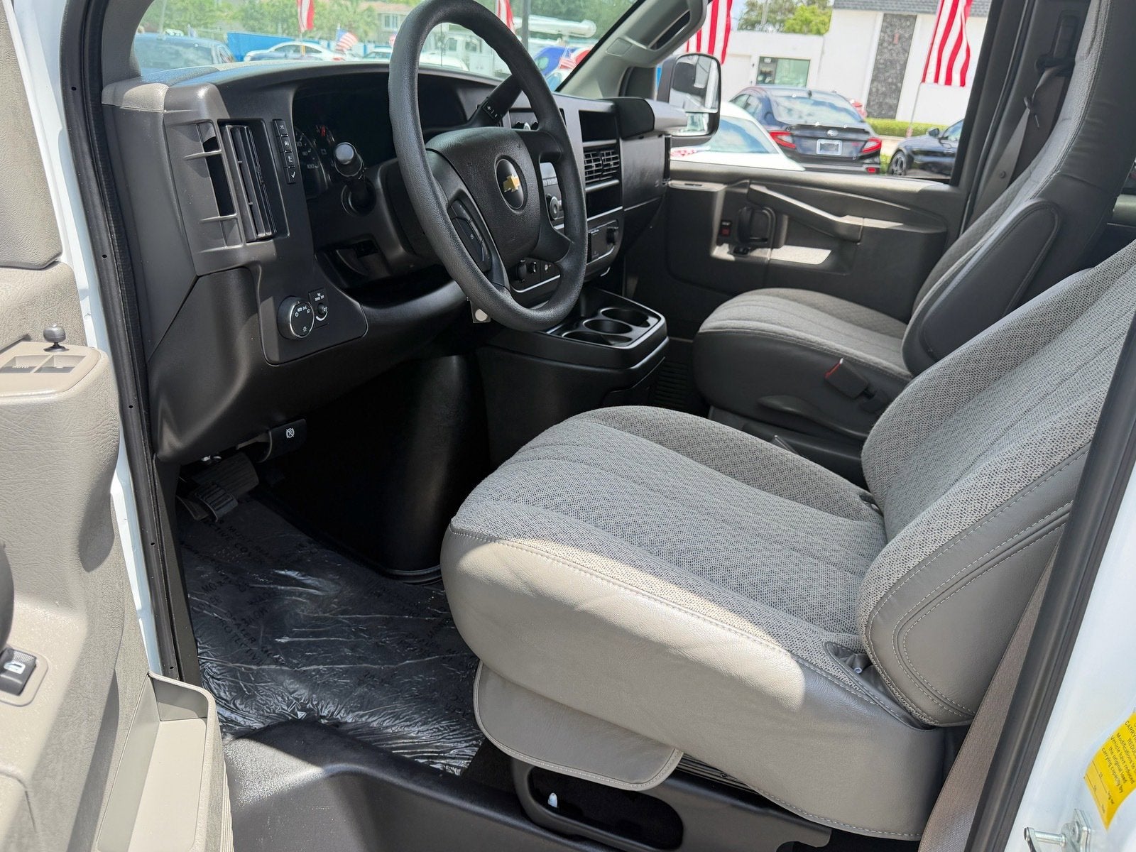 2025 Chevrolet Express Passenger LT