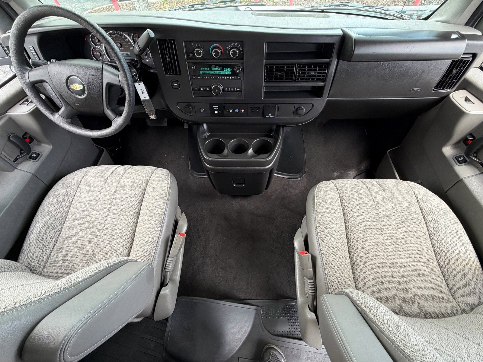 2025 Chevrolet Express Passenger LT