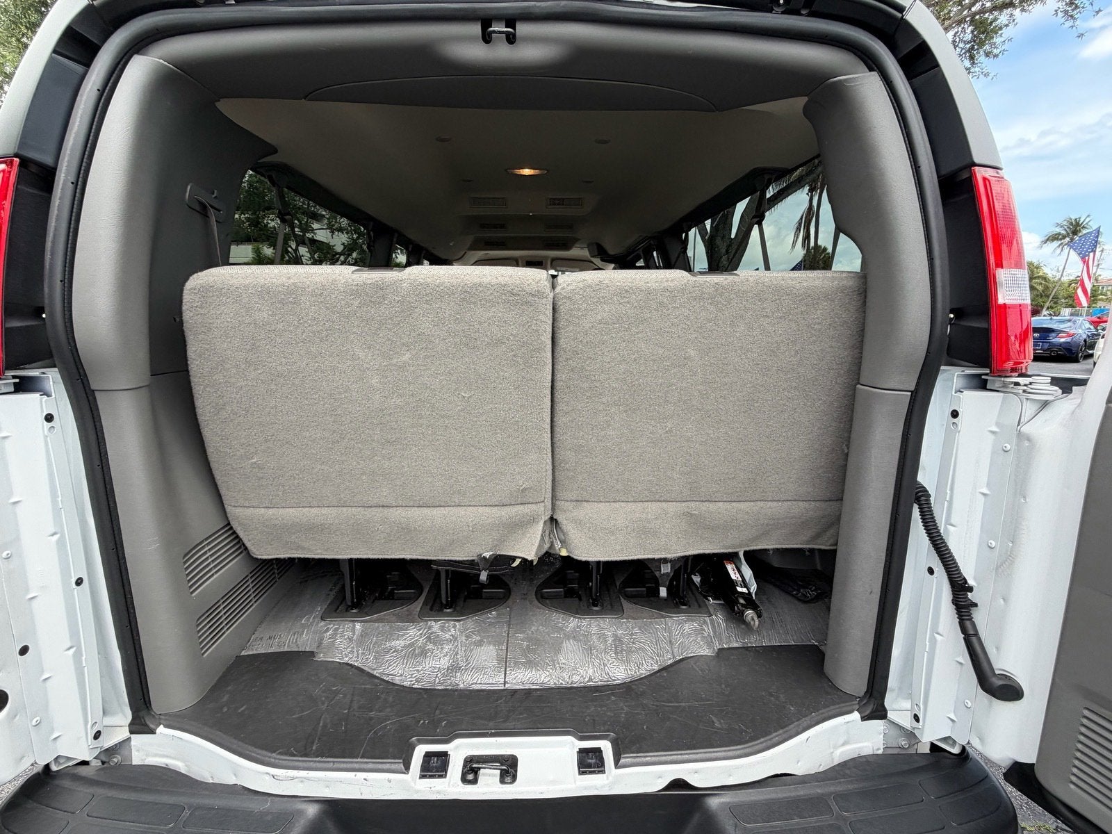 2025 Chevrolet Express Passenger LT