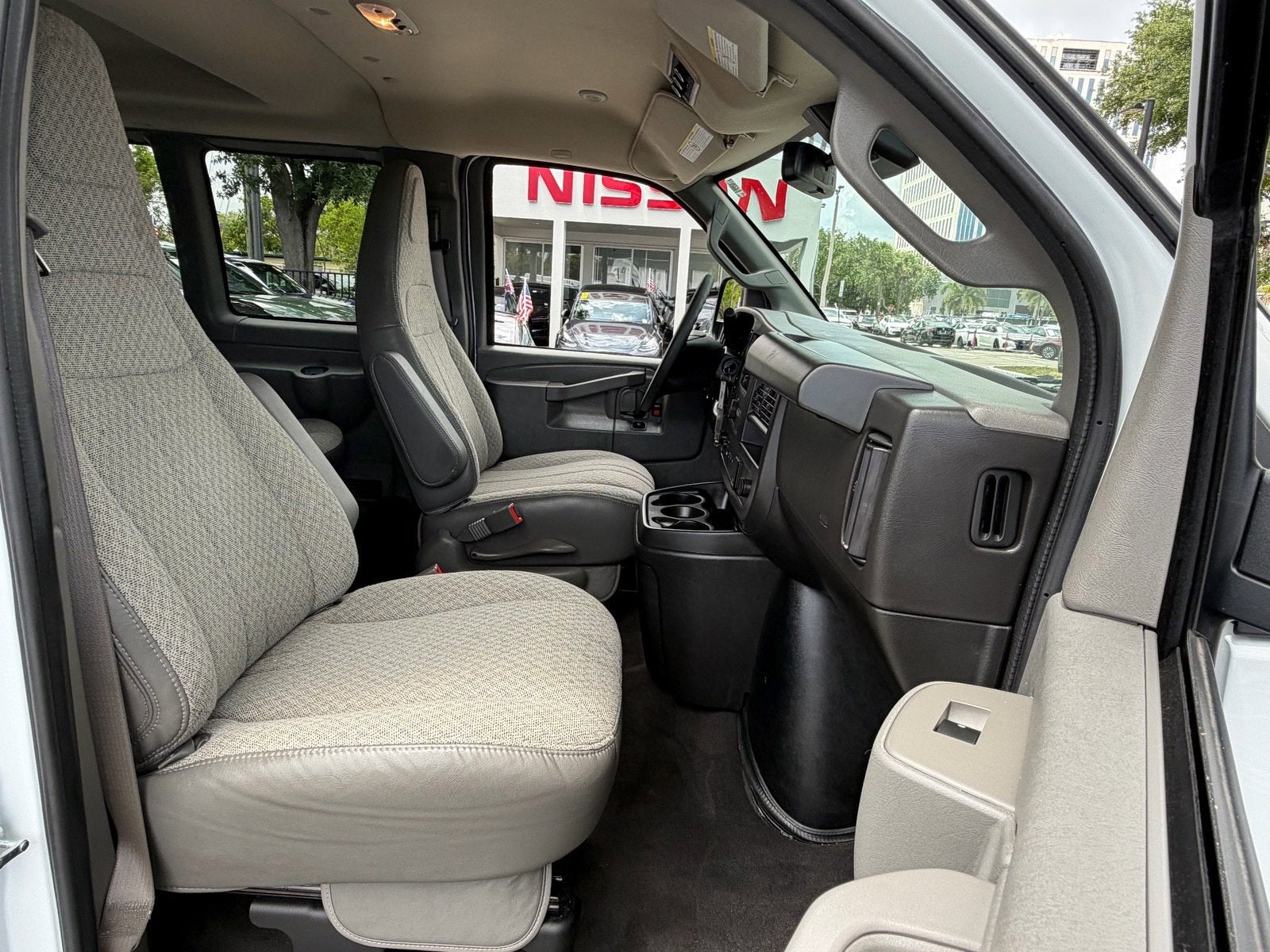2025 Chevrolet Express Passenger LT