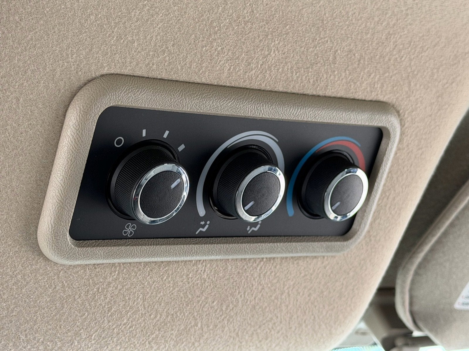 2025 Chevrolet Express Passenger LT