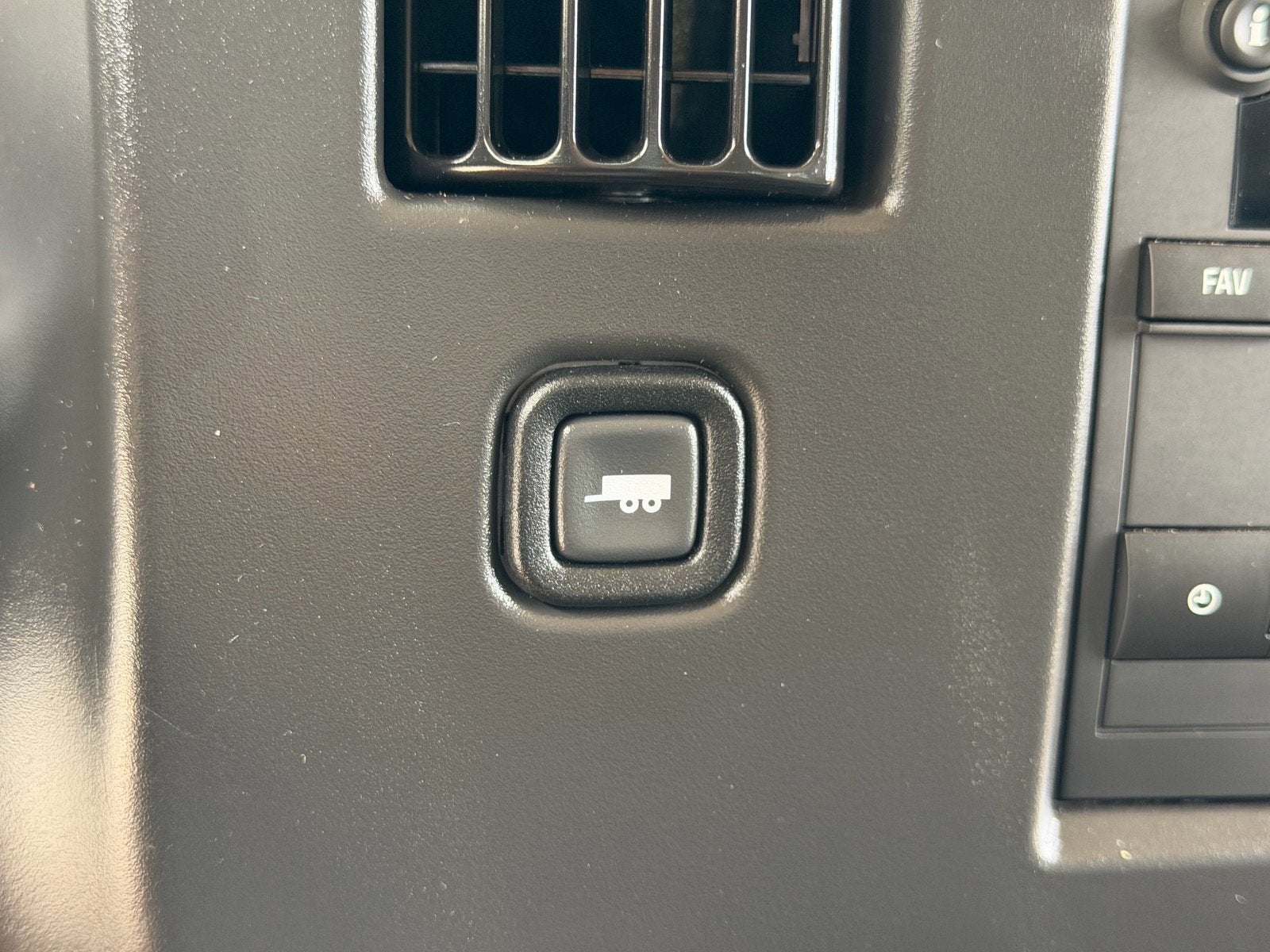 2025 Chevrolet Express Passenger LT