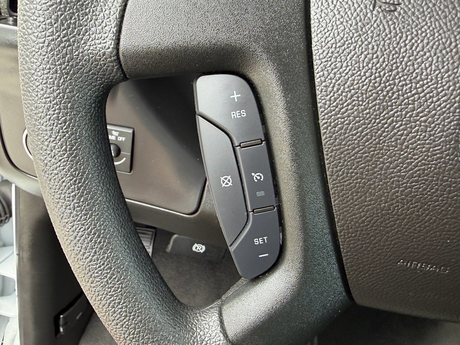 2025 Chevrolet Express Passenger LT