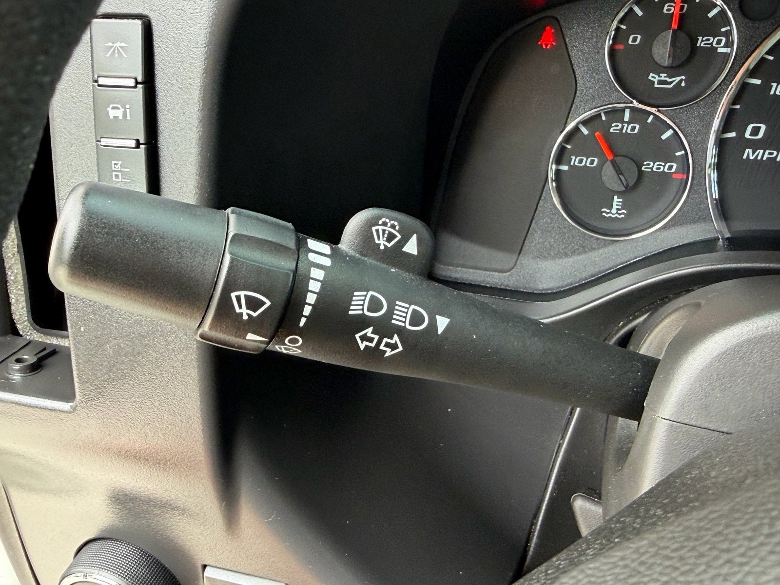 2025 Chevrolet Express Passenger LT