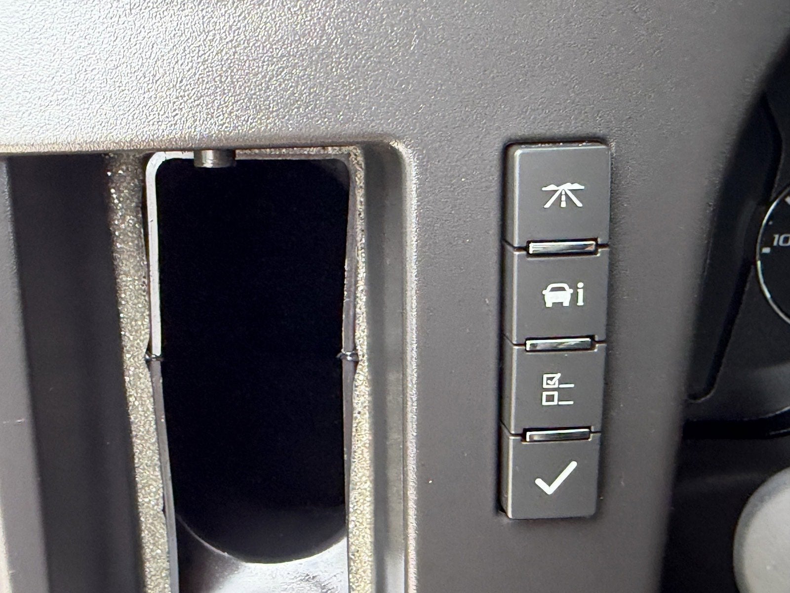 2025 Chevrolet Express Passenger LT