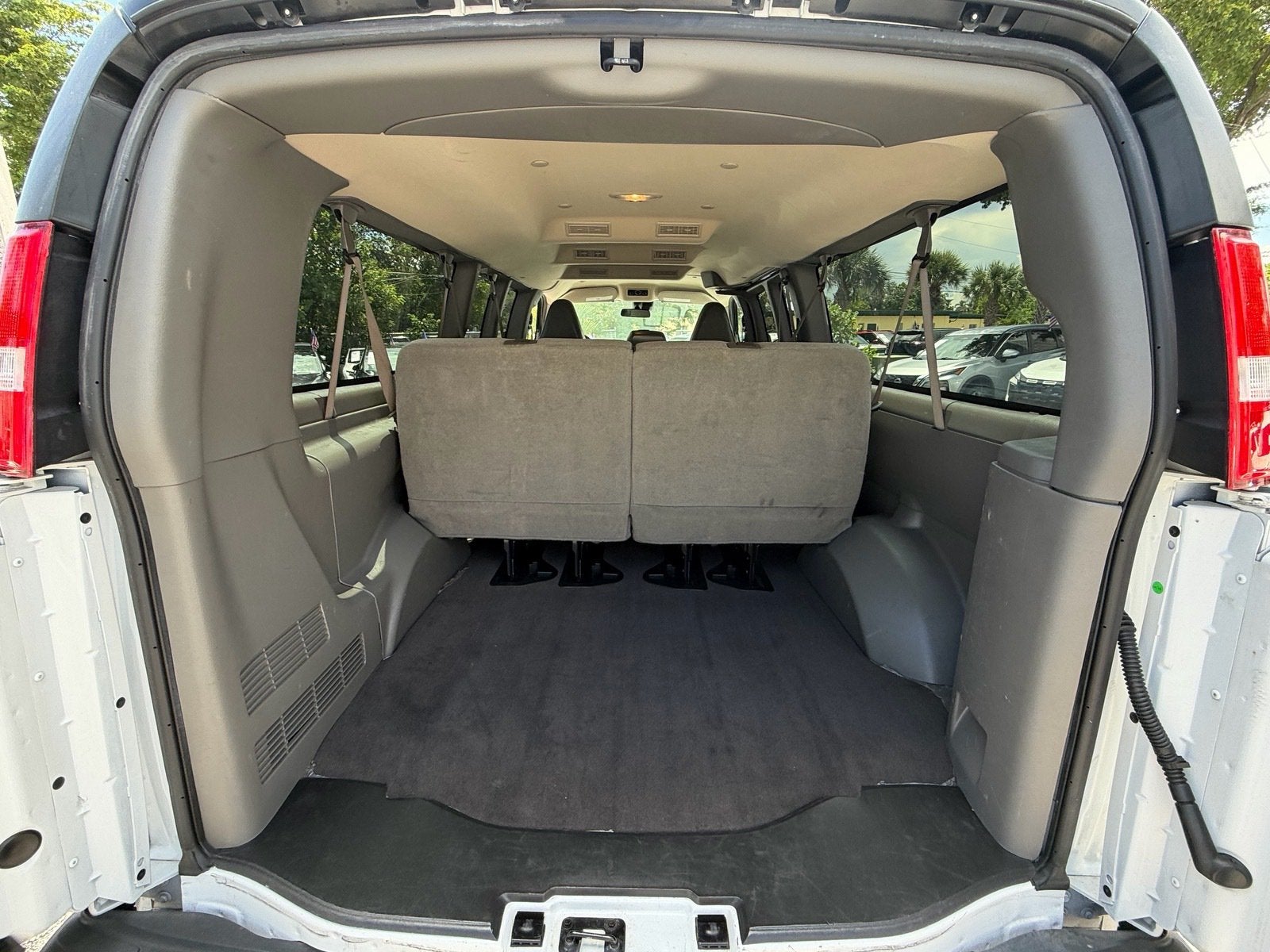 2024 Chevrolet Express Passenger LT