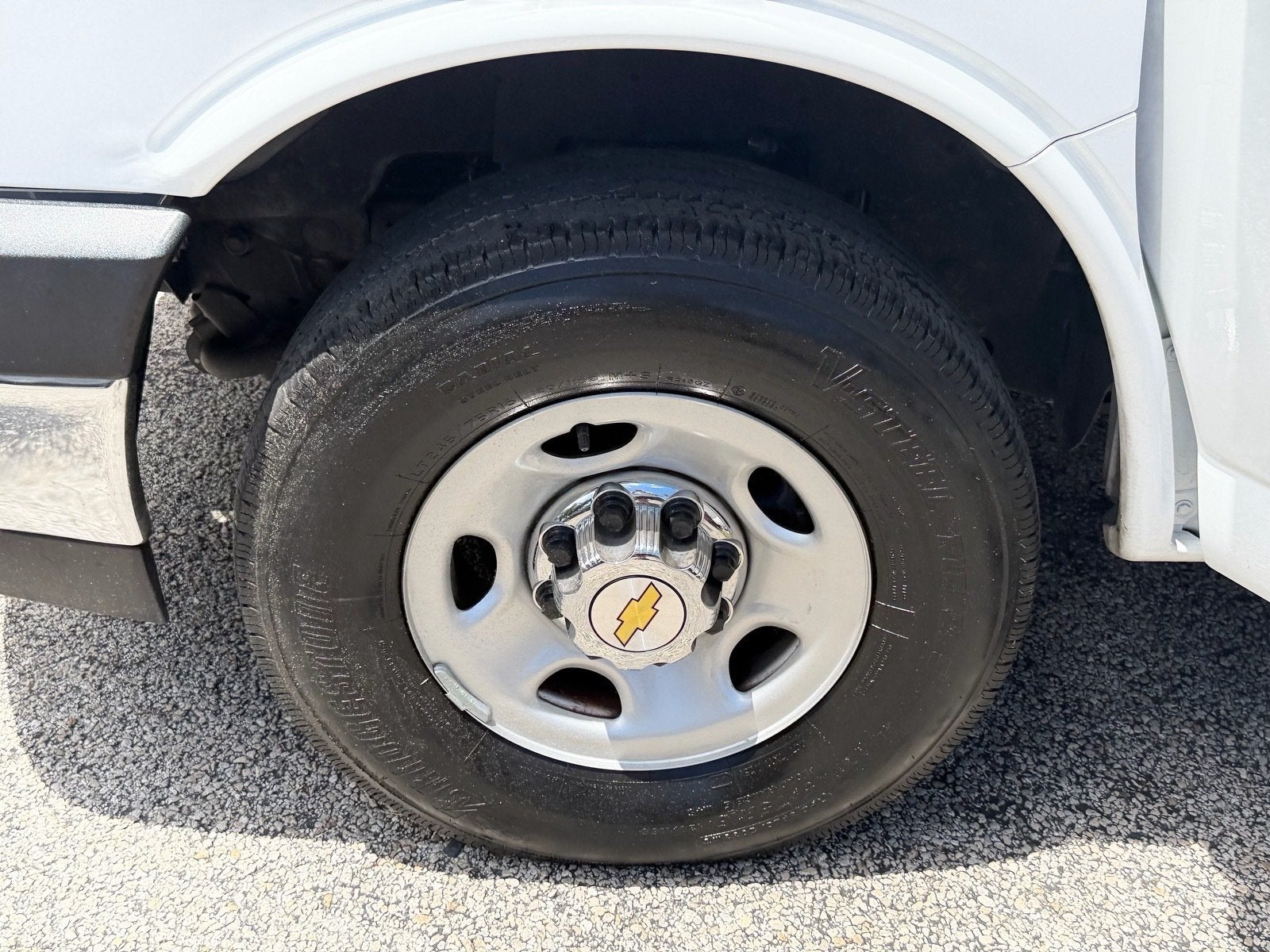 2024 Chevrolet Express Passenger LT