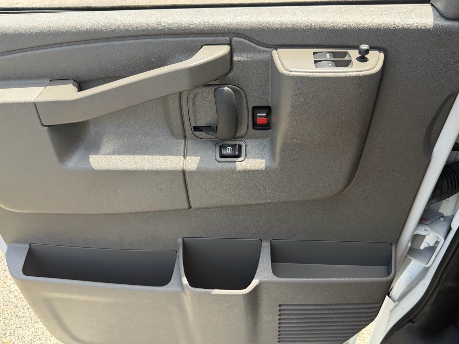 2024 Chevrolet Express Passenger LT