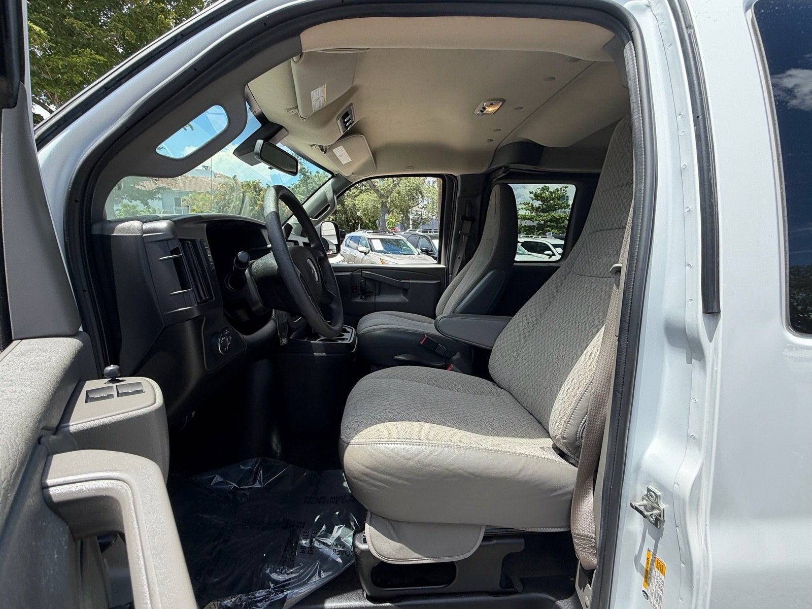 2024 Chevrolet Express Passenger LT
