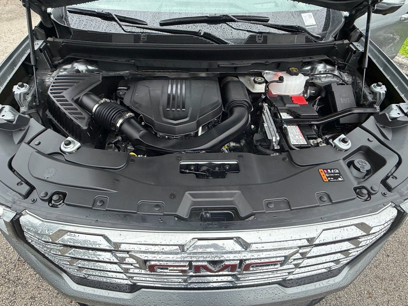 2024 GMC Acadia FWD Denali