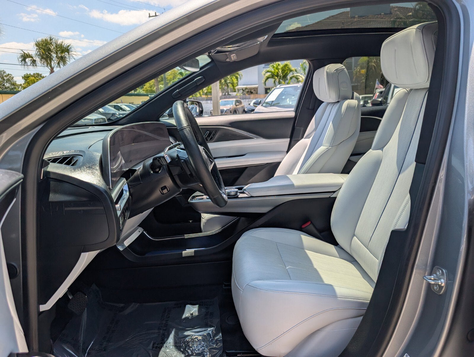 2024 Cadillac LYRIQ Luxury