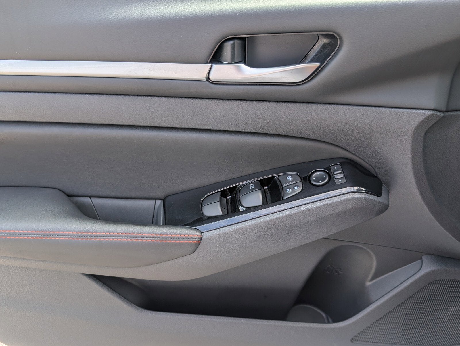 2024 Nissan Altima SR