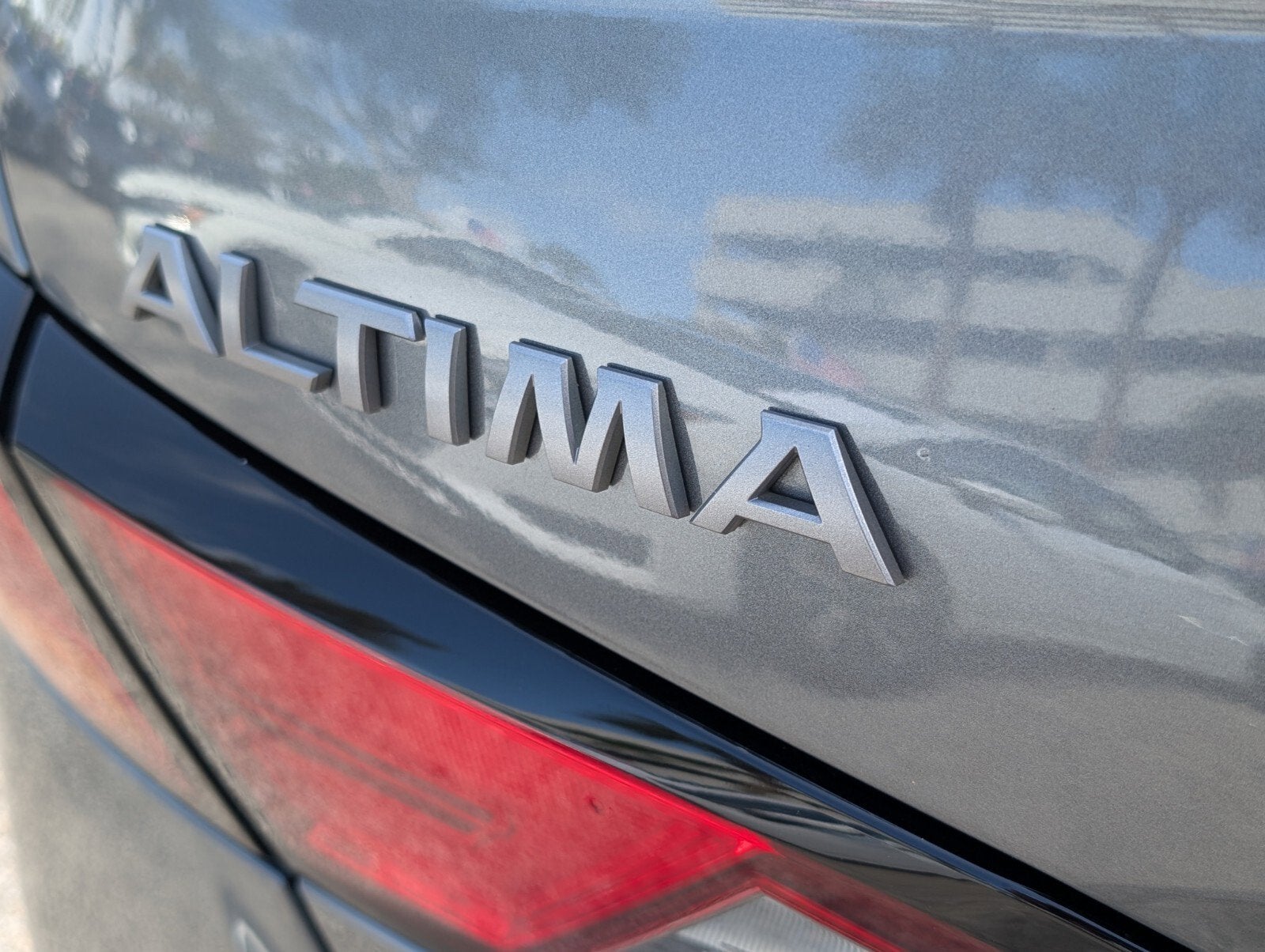 2025 Nissan Altima SR