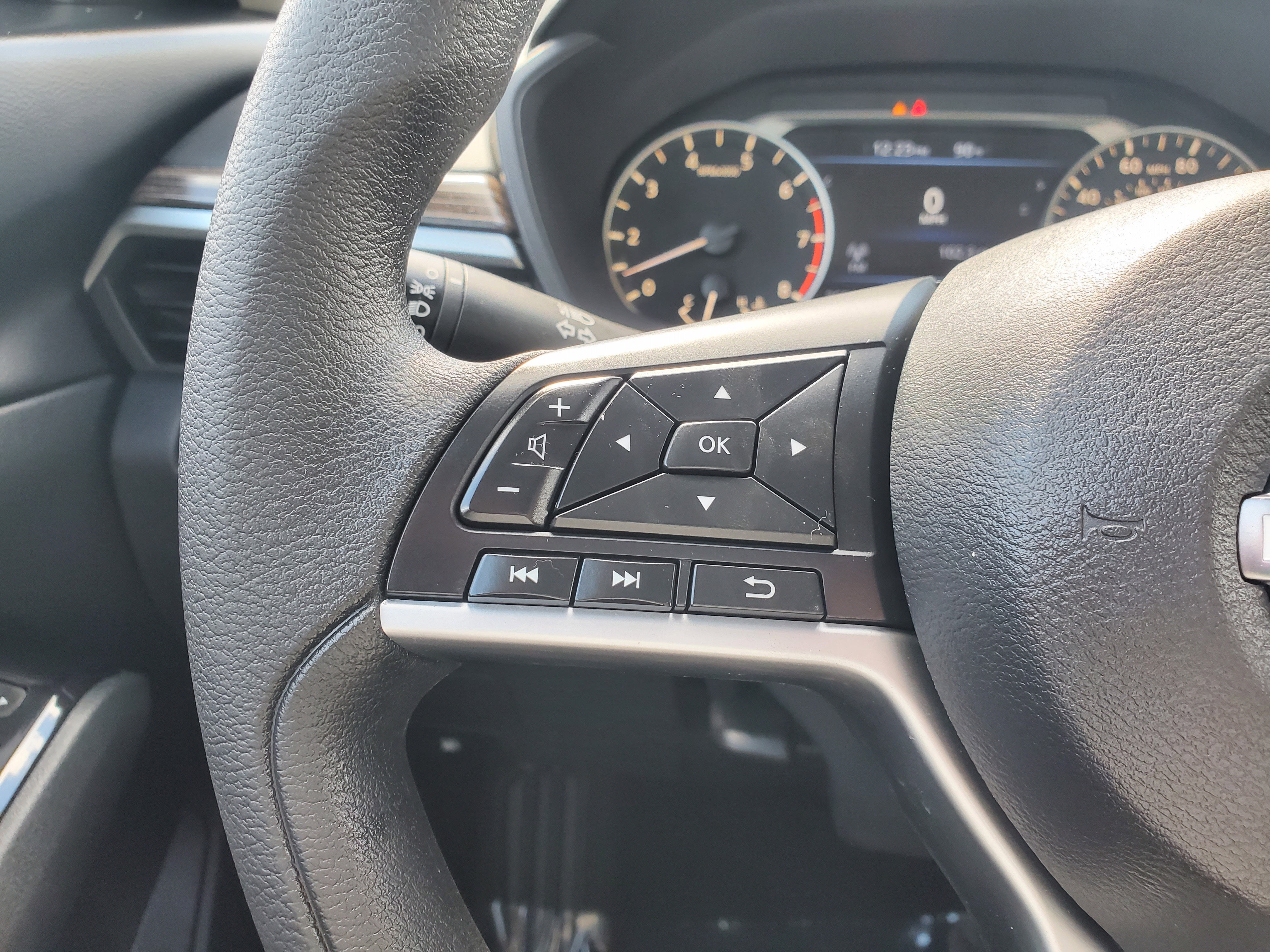 2023 Nissan Altima SV