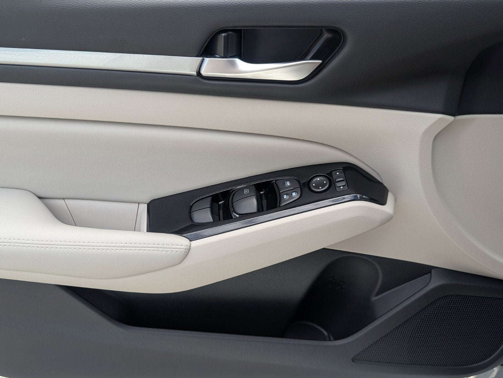 2025 Nissan Altima SL