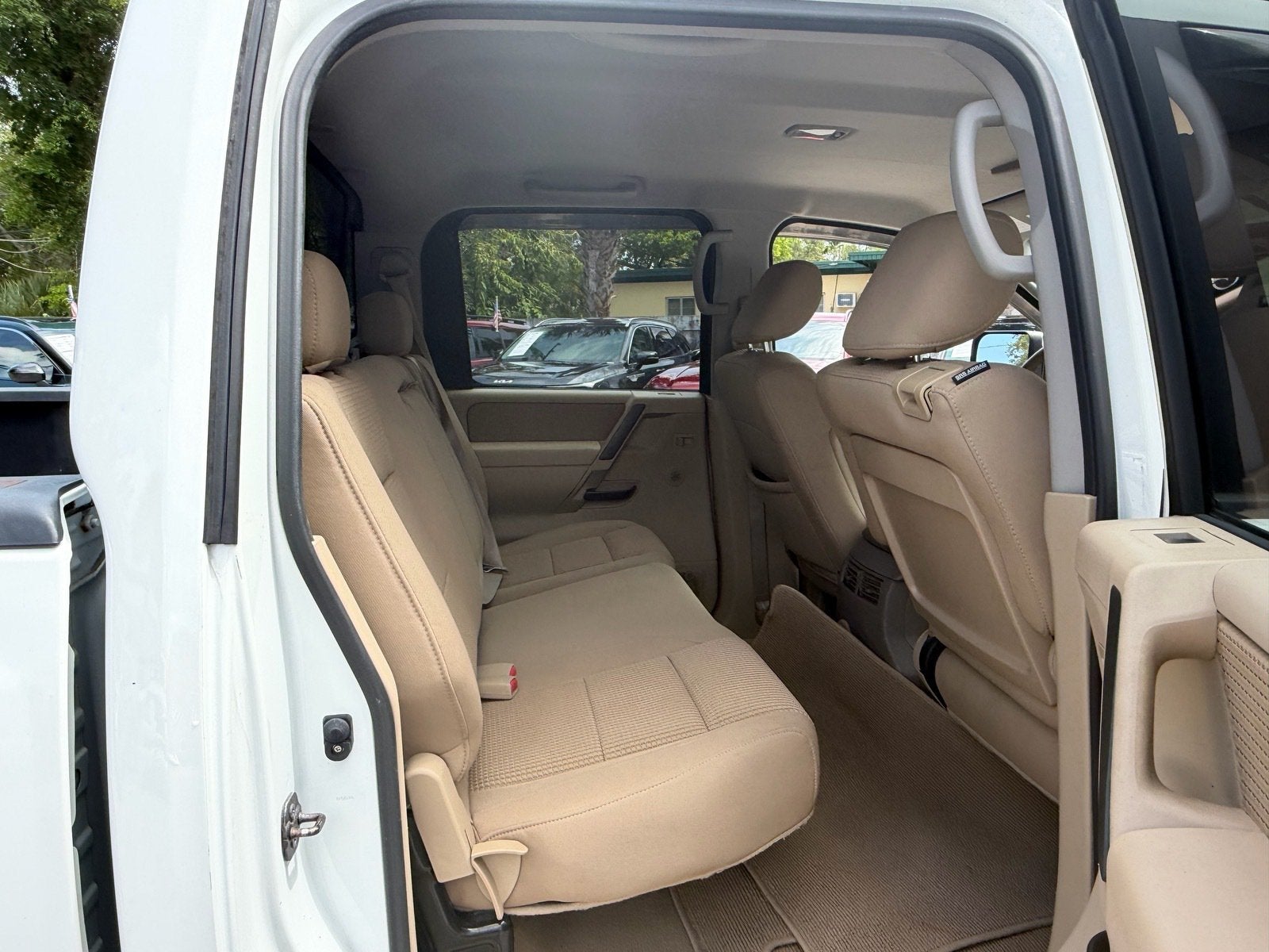 2011 Nissan Titan SV