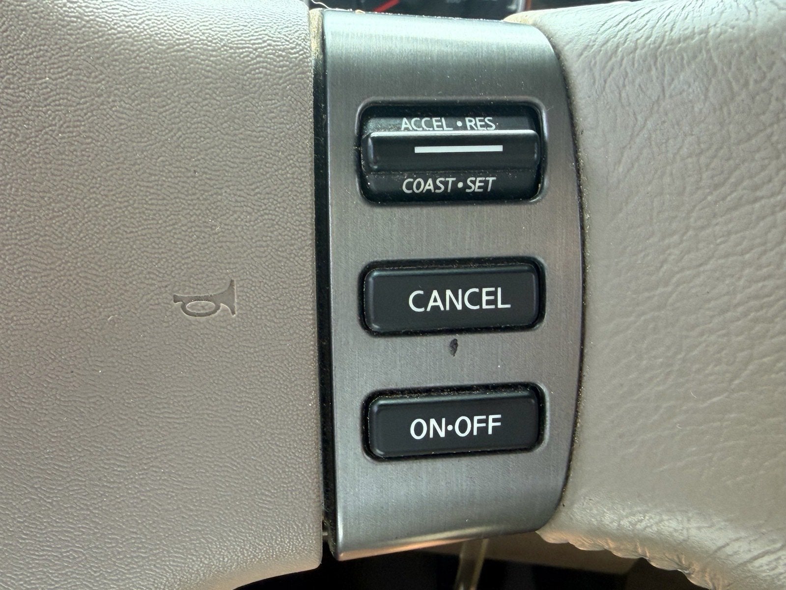 2011 Nissan Titan SV