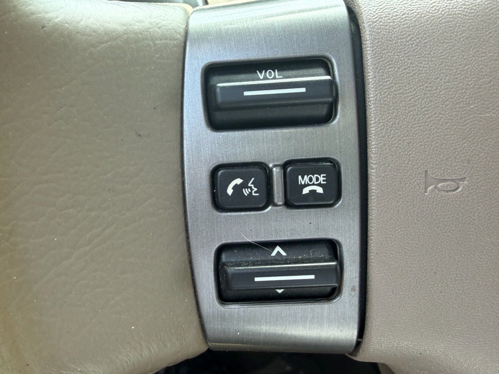 2011 Nissan Titan SV