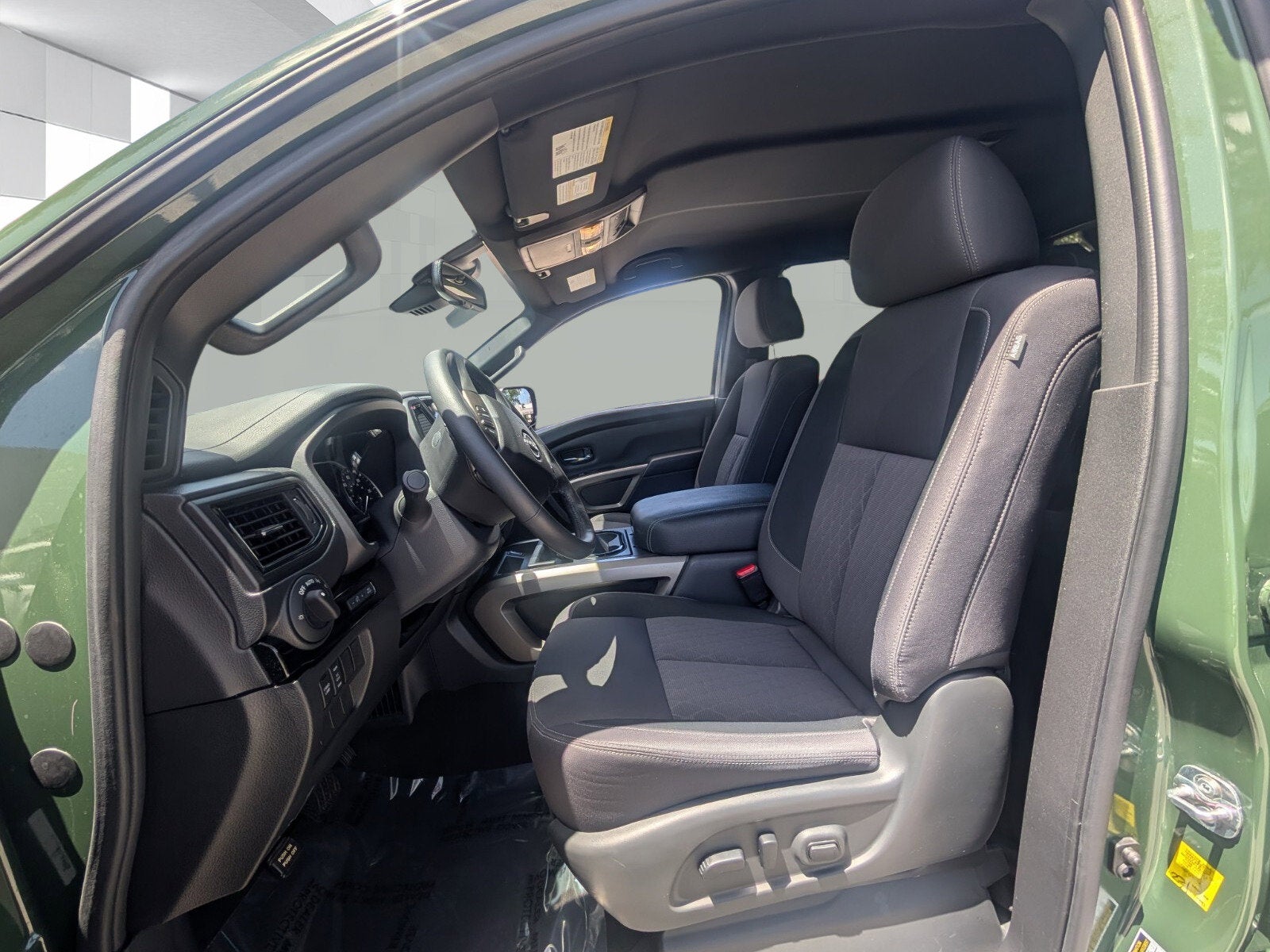 2024 Nissan Titan SV