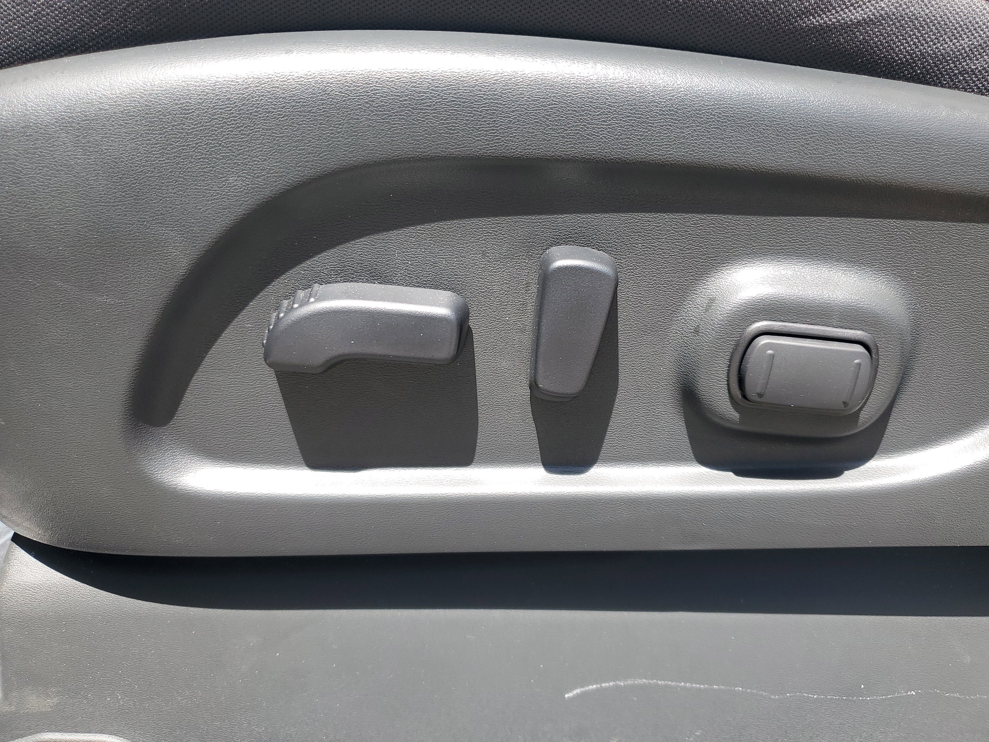 2024 Nissan TITAN Crew Cab SV