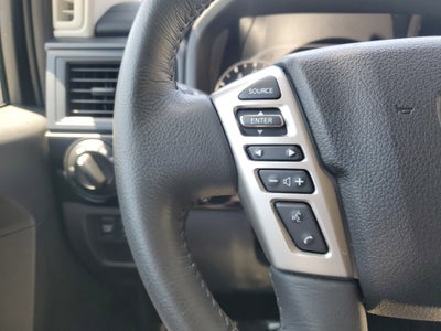 2024 Nissan TITAN Crew Cab SV