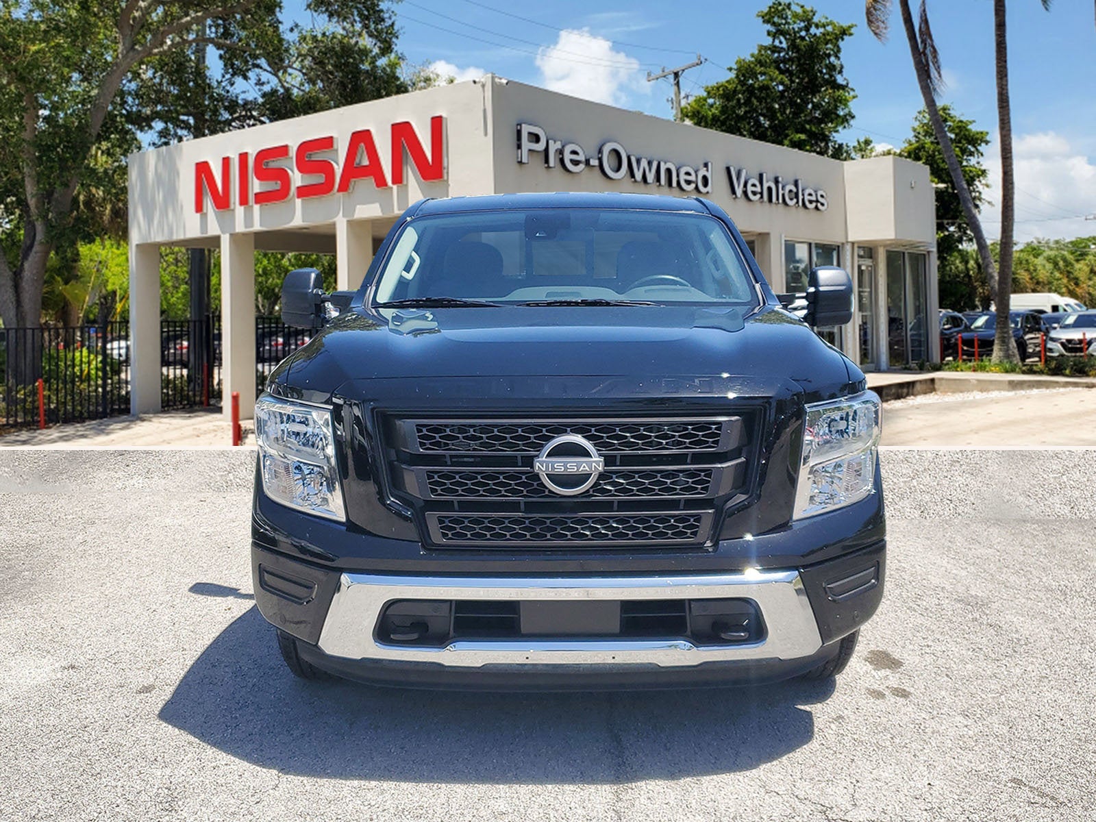 2024 Nissan TITAN Crew Cab SV