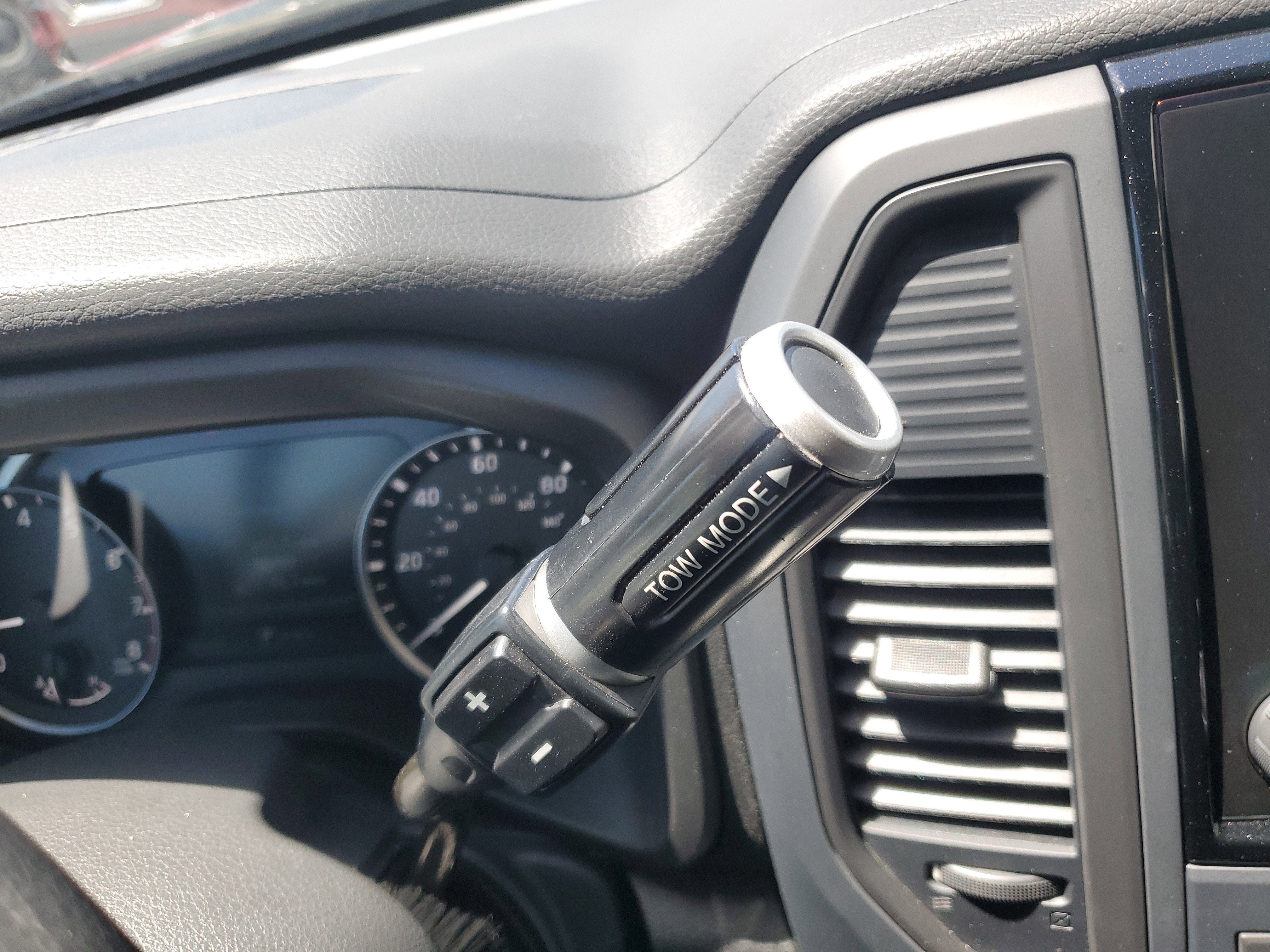 2024 Nissan TITAN Crew Cab SV