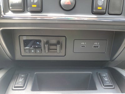 2024 Nissan TITAN Crew Cab SV