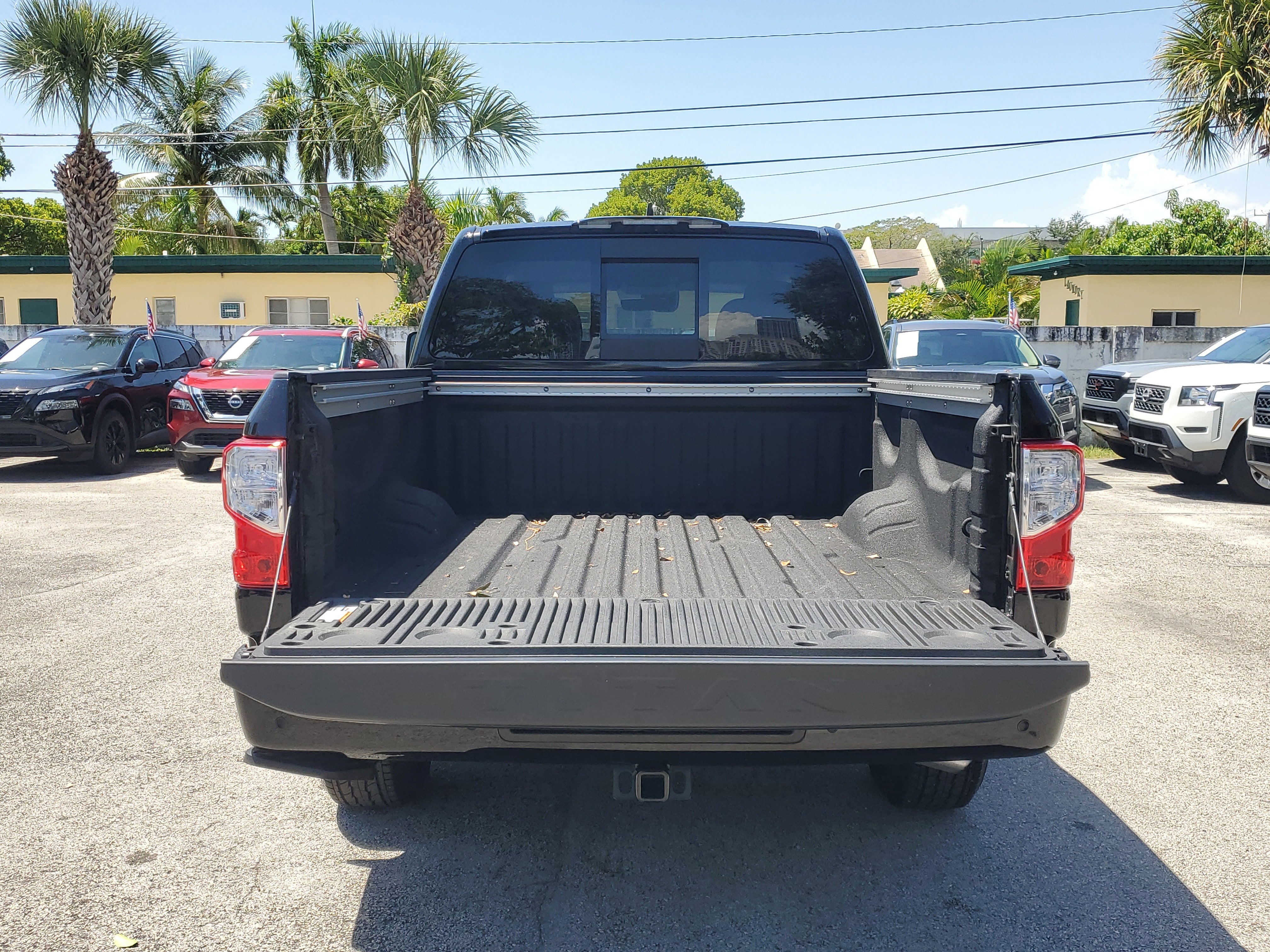 2024 Nissan TITAN Crew Cab SV