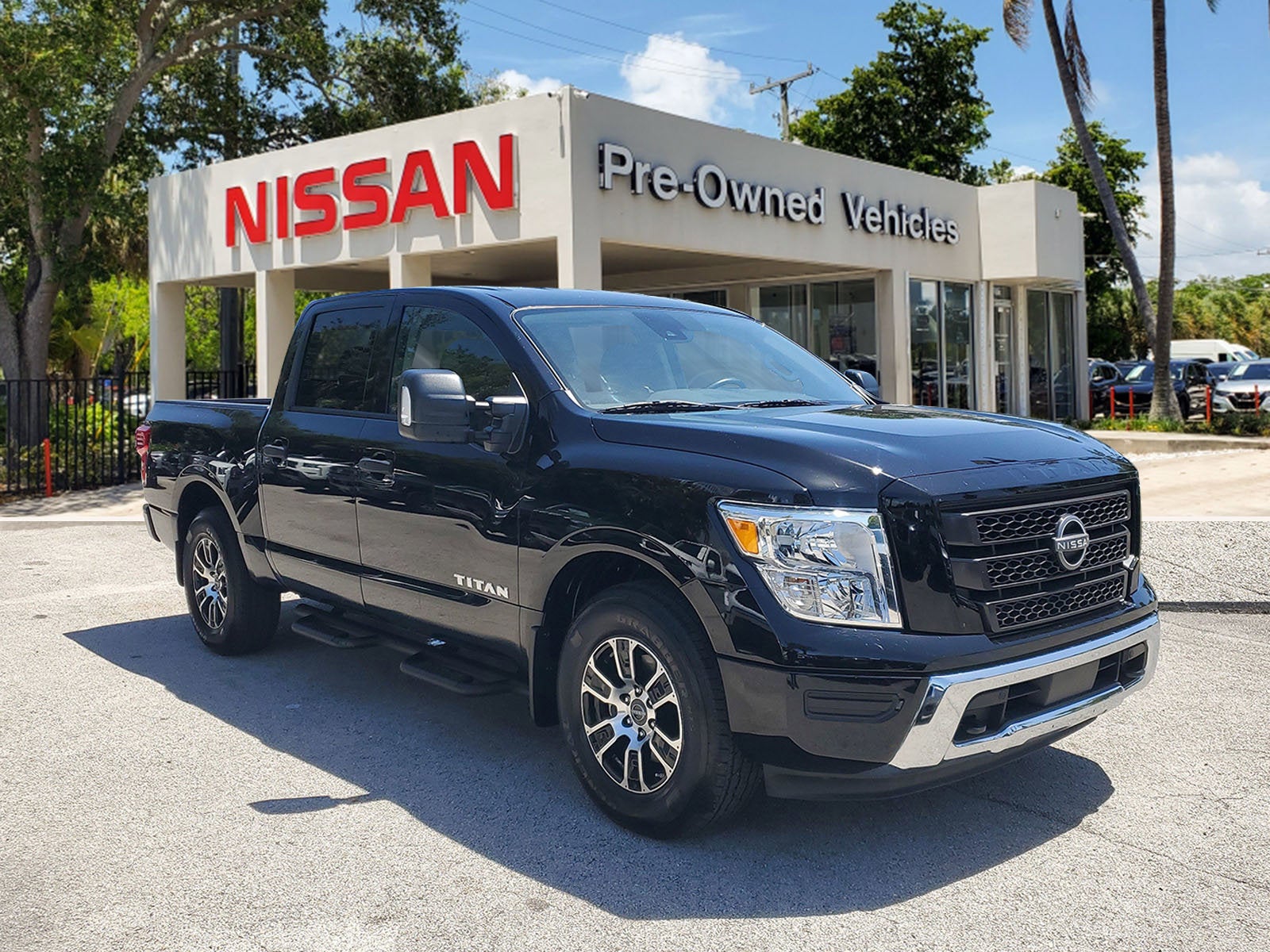 2024 Nissan TITAN Crew Cab SV