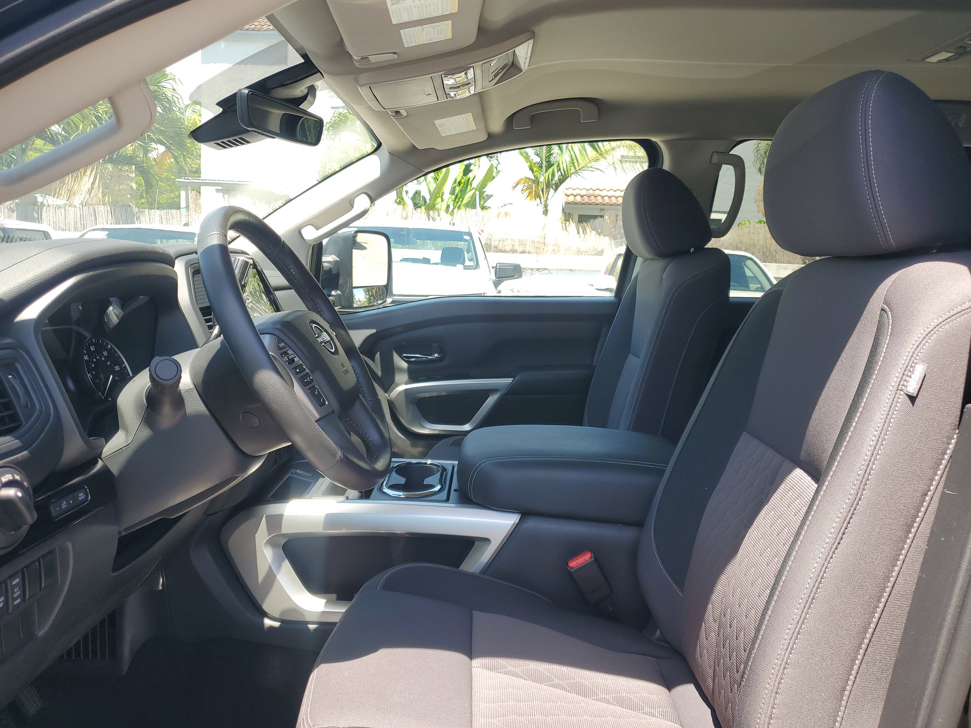 2024 Nissan TITAN Crew Cab SV