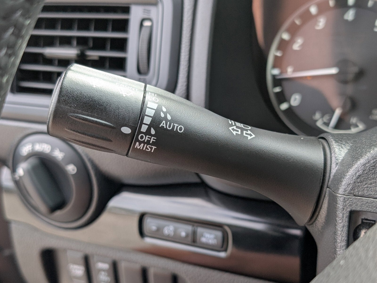 2024 Nissan Titan XD Crew Cab SV