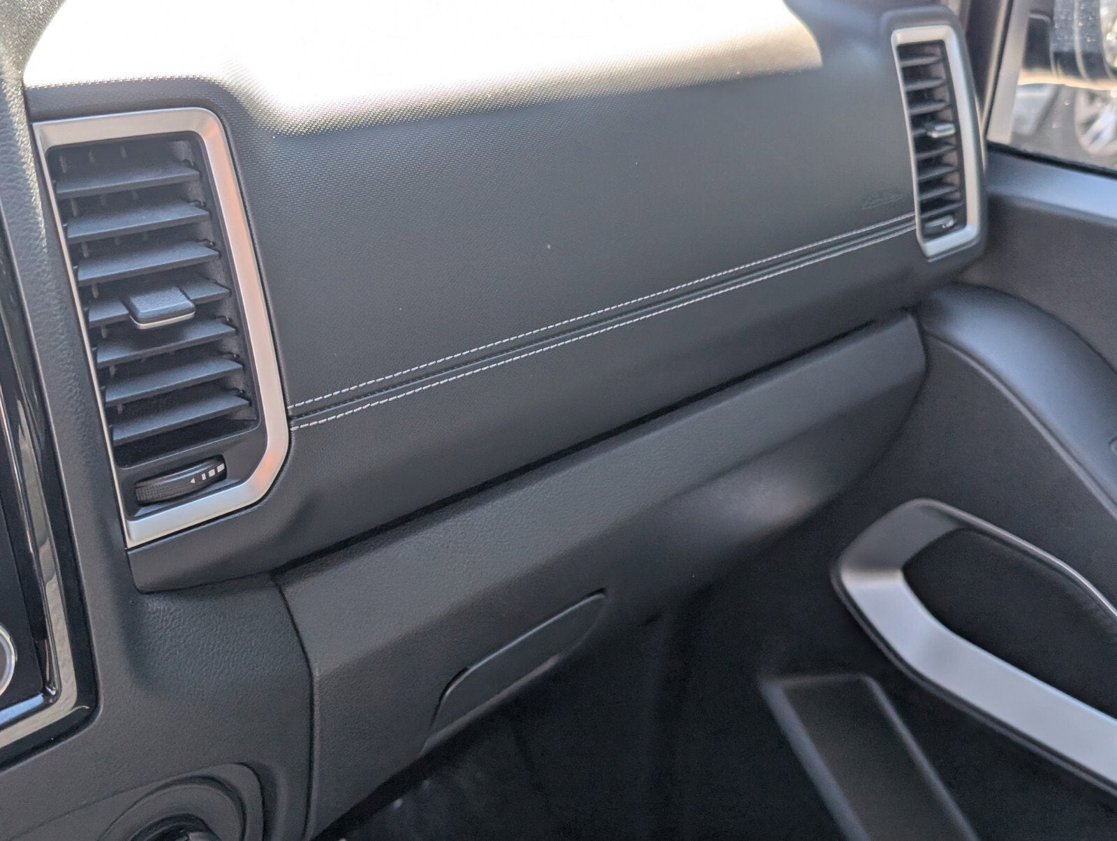 2024 Nissan Frontier King Cab® SV