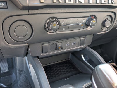 2025 Nissan Frontier Crew Cab SV