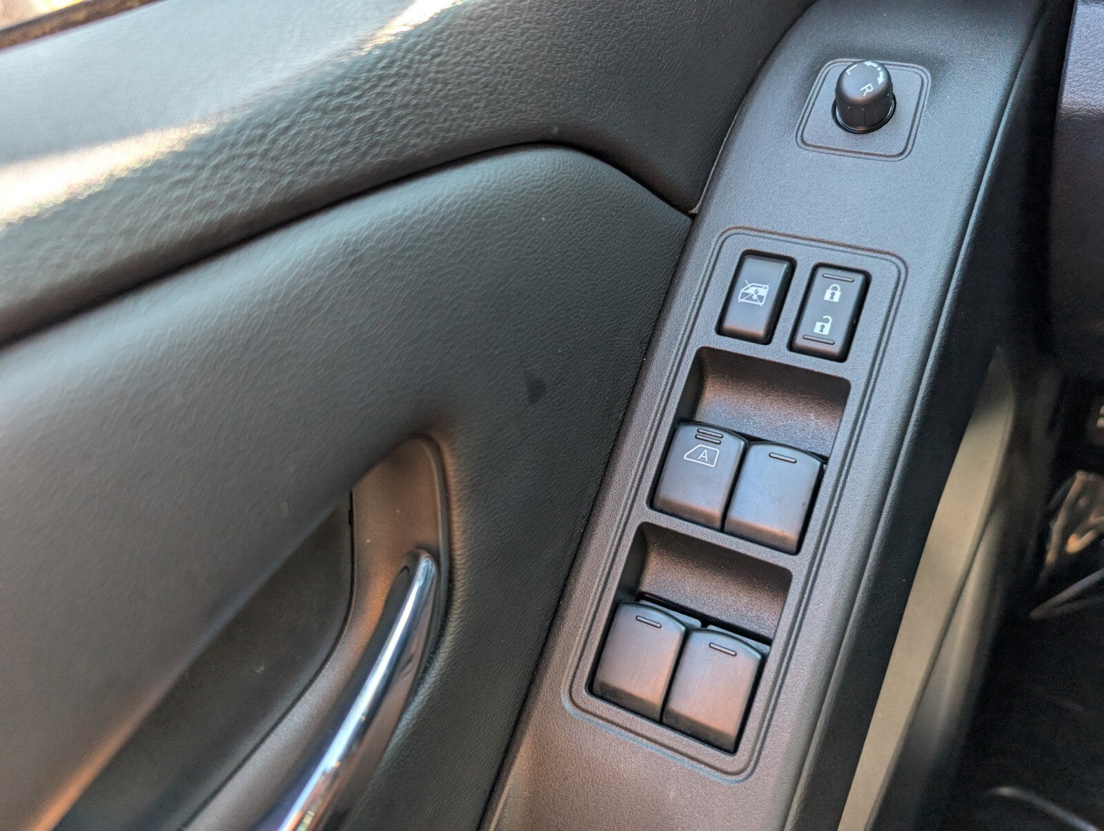 2025 Nissan Frontier Crew Cab SV