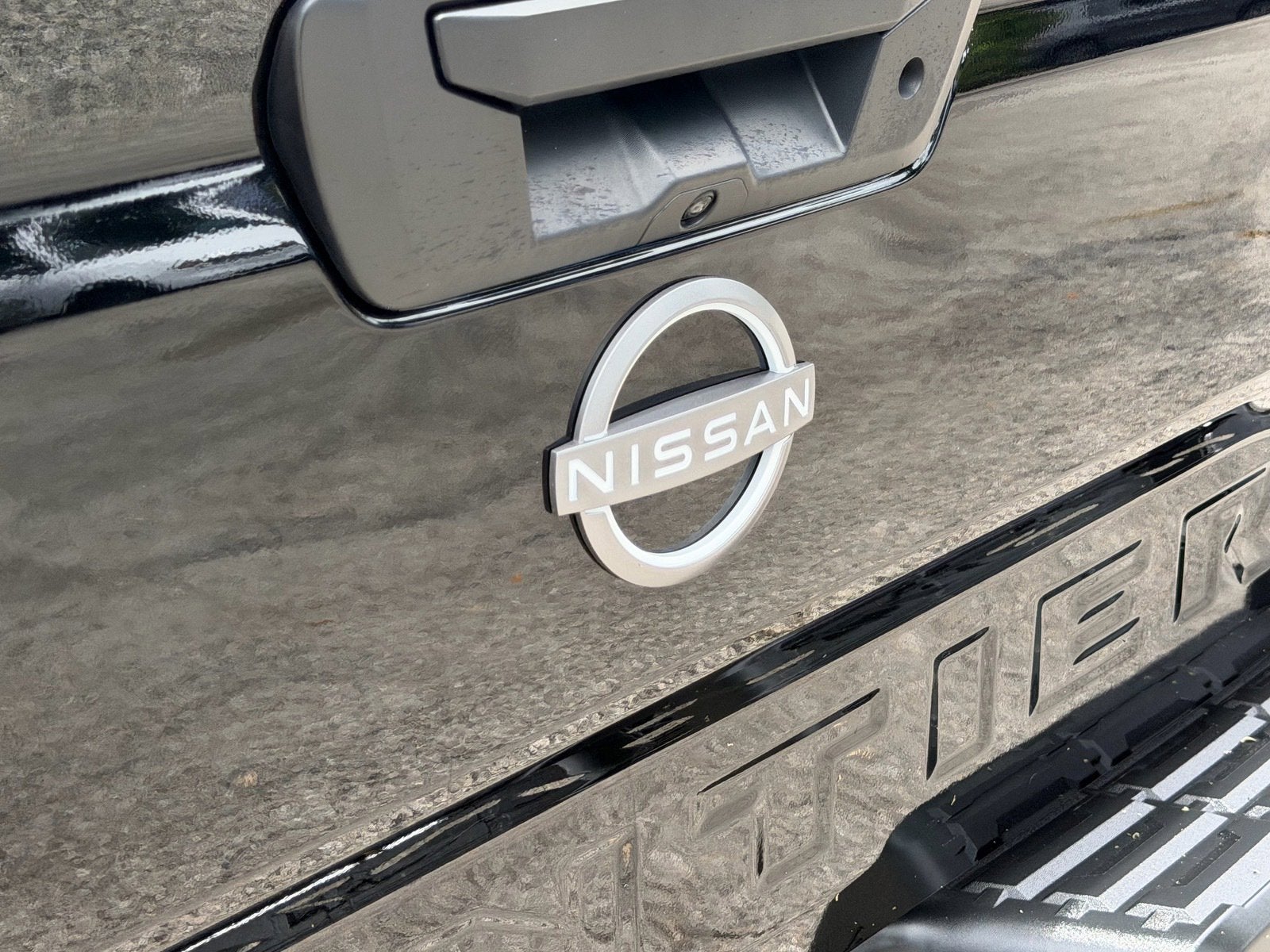2024 Nissan Frontier Crew Cab SL